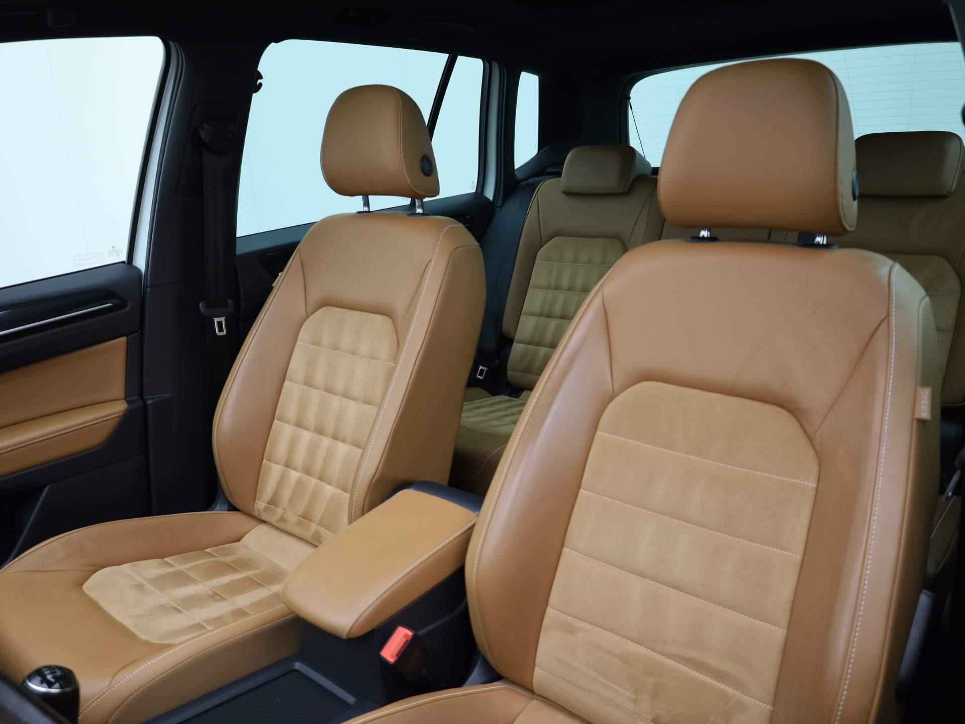Volkswagen Golf Sportsvan 1.2TSI/110PK Business Edition · Panoramadak · Parkeersensoren + camera · Stoelverwarming - 6/37