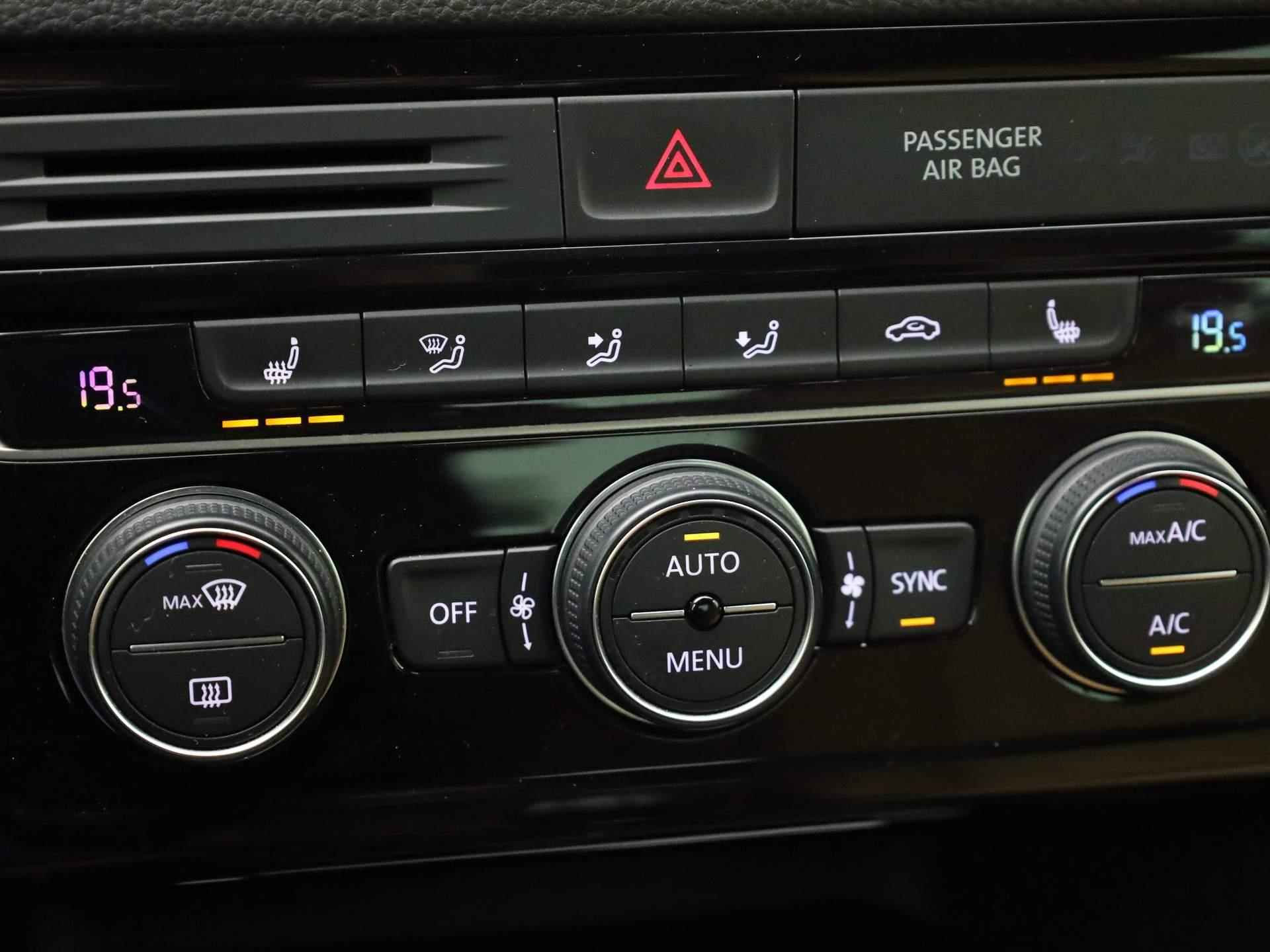 Volkswagen Golf Sportsvan 1.2TSI/110PK Business Edition · Panoramadak · Parkeersensoren + camera · Stoelverwarming - 22/37