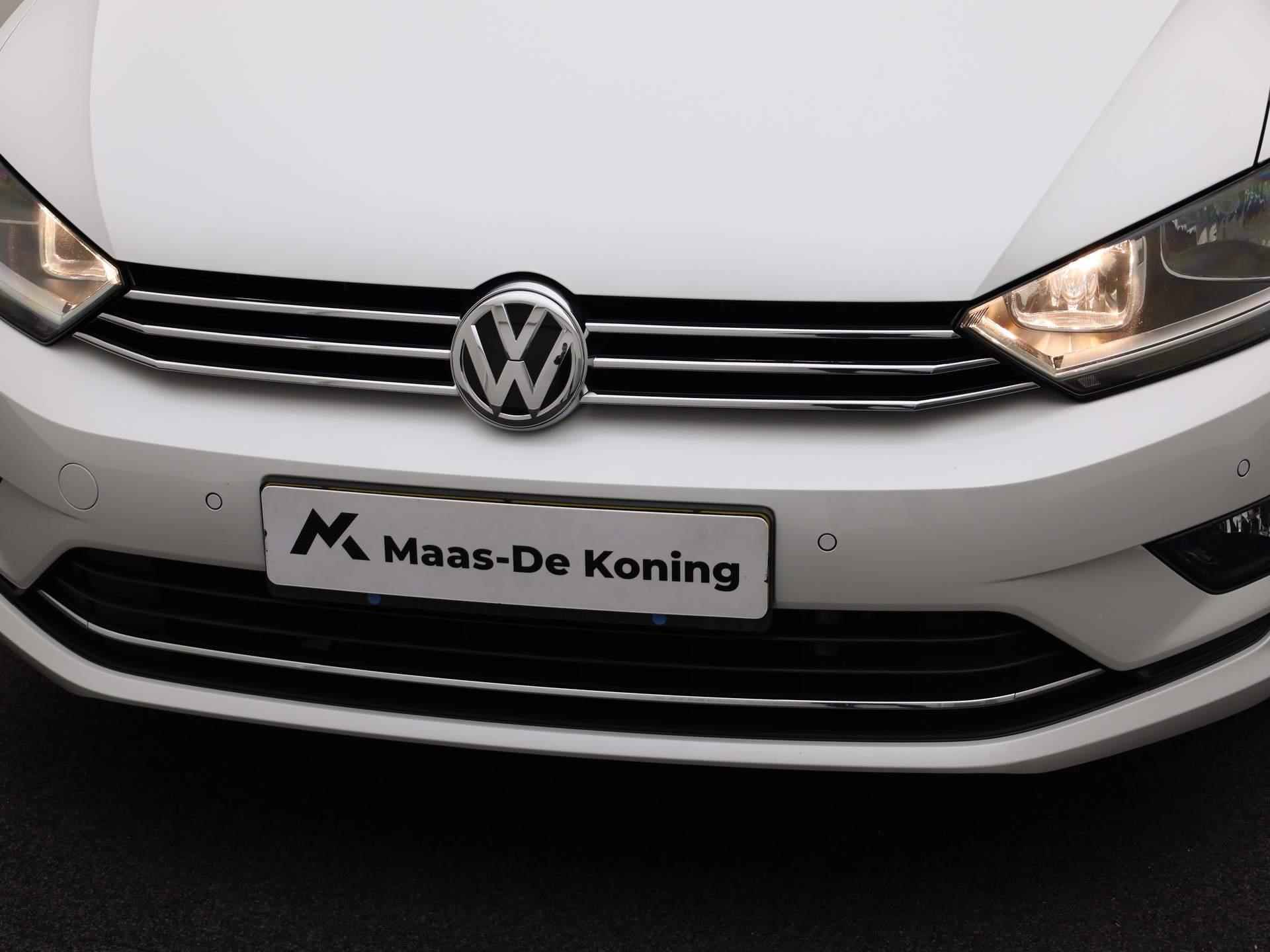 Volkswagen Golf Sportsvan 1.2TSI/110PK Business Edition · Panoramadak · Parkeersensoren + camera · Stoelverwarming - 24/37