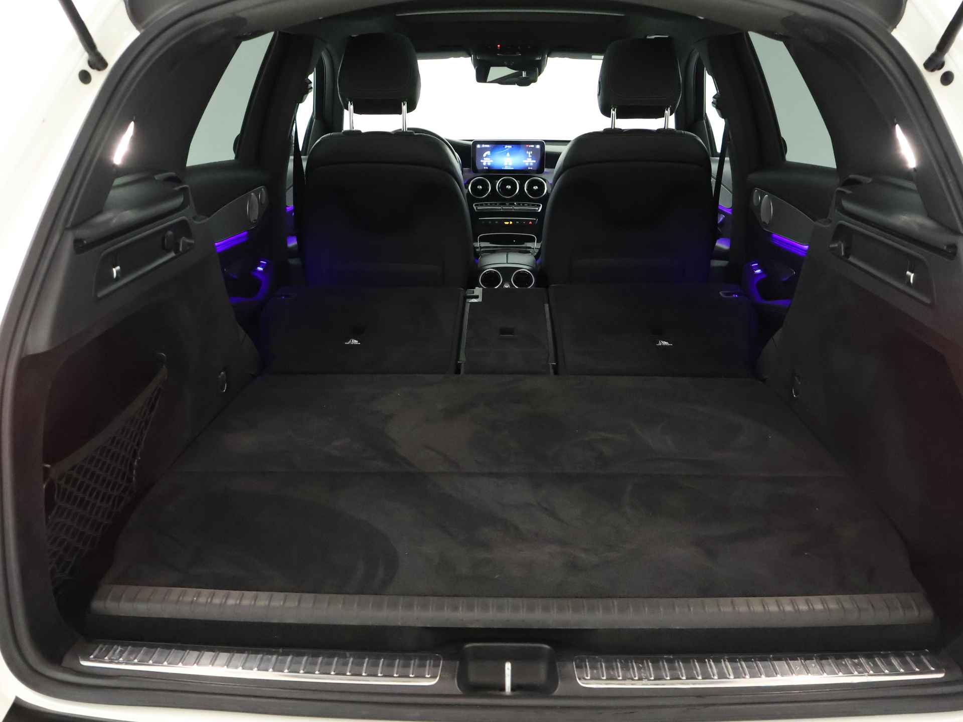 Mercedes-Benz GLC 300 e Plug-In Hybride | Burmester | Panoramadak | Memory Stoelen | Multibeam LED | Trekhaak | Distronic | Navigatie | Inclusief 24 maanden MB Certified garantie voor Europa. - 38/46