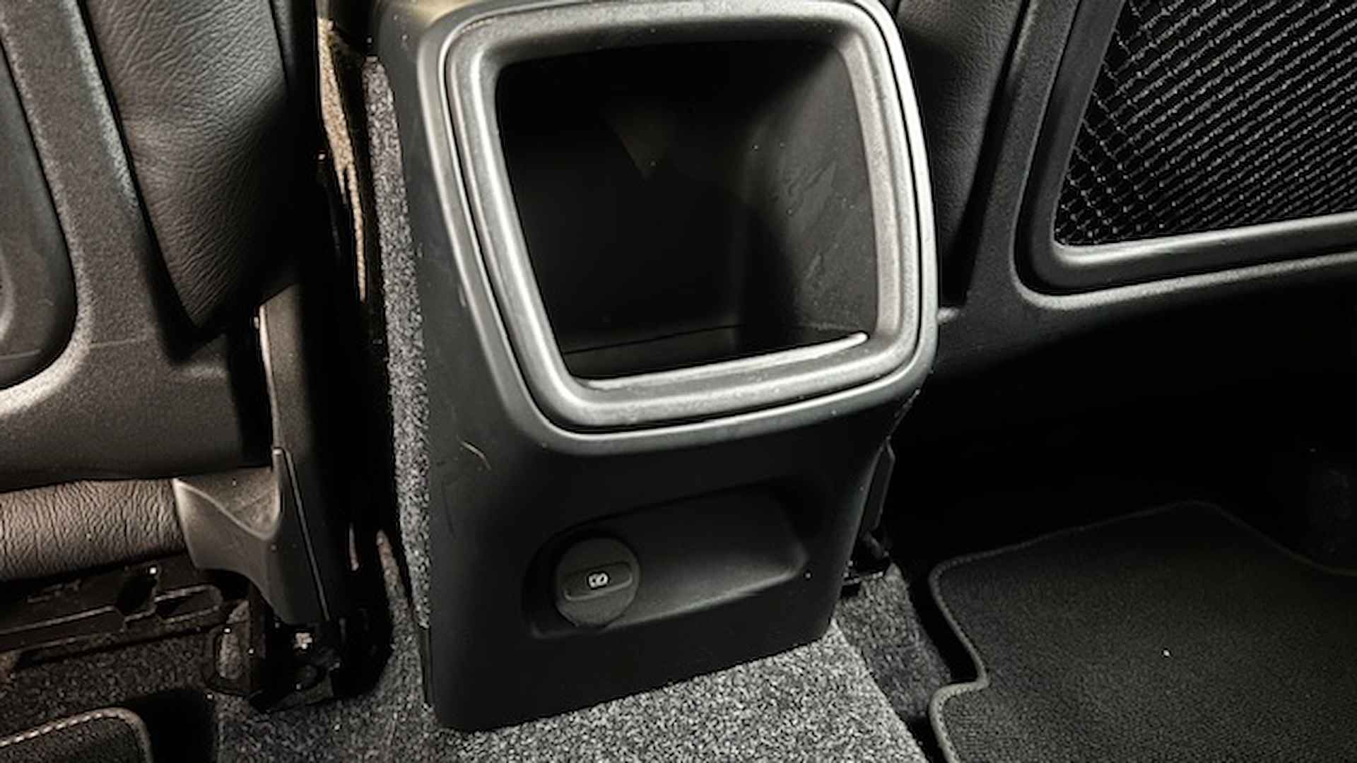 Volvo Xc40 T4 190PK Geartronic MOMENTUM | LEDER | NAVIGATIE | FULL LED | CAMERA | VIRTUAL - 38/47