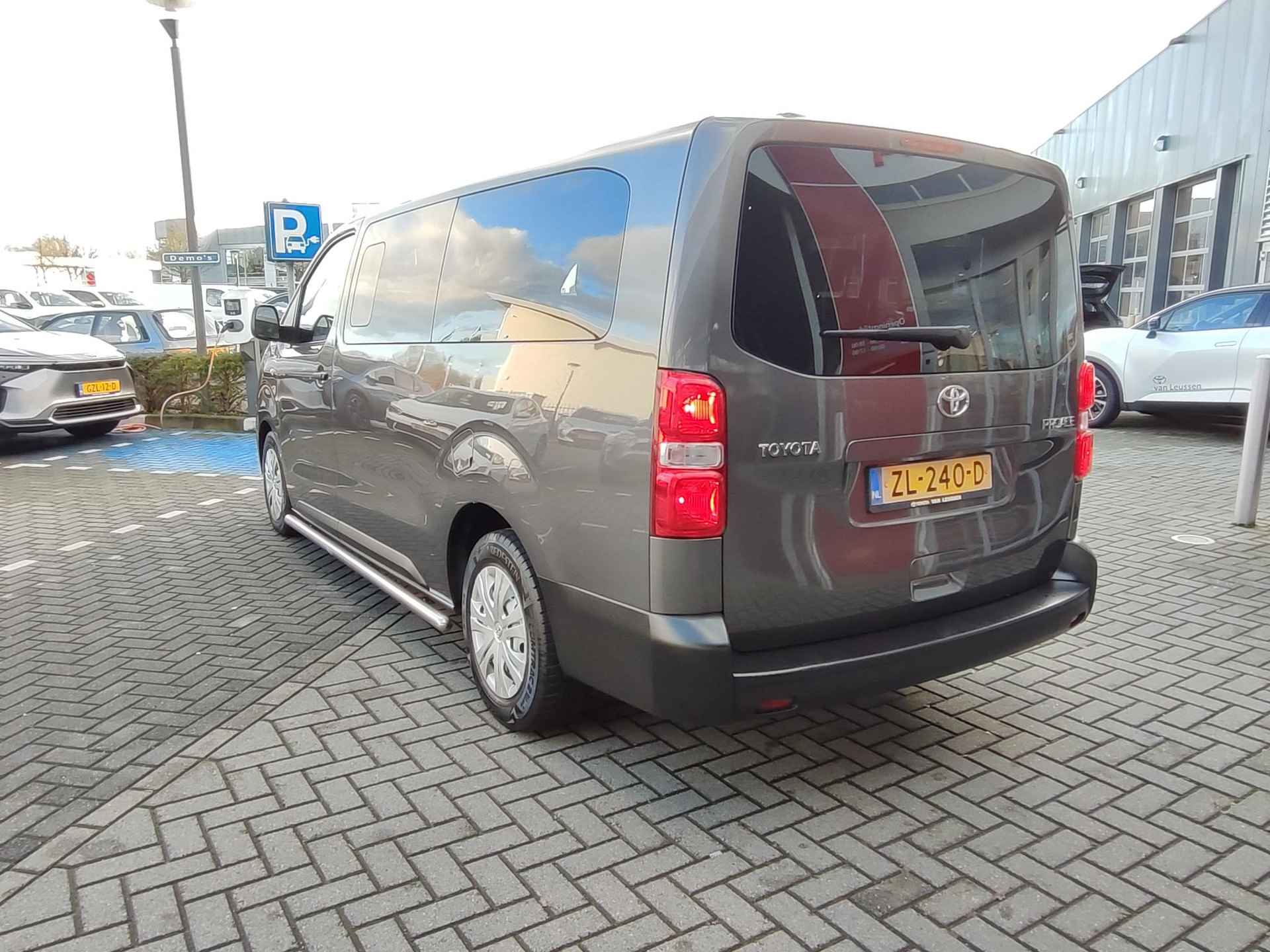 Toyota PROACE Shuttle 1.6 D-4D 115PK COOL COMFORT LONG 9-PERSOONS 4S-BANDEN AIRCO CRUISE BLUETOOTH EL-RAMEN/SPIEGELS NL-AUTO - 3/23