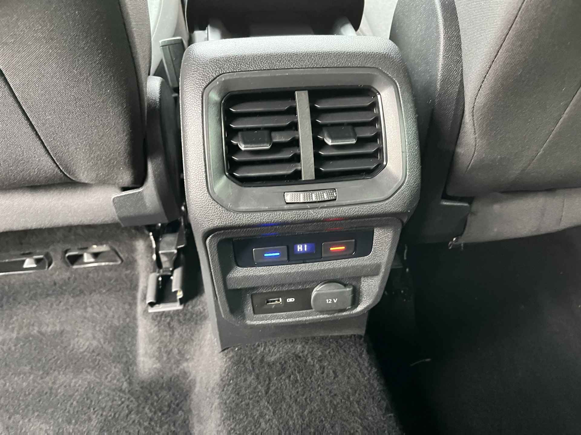 SEAT Tarraco 1.5 TSI Style / PARK. SENSOREN/ LED/ CRUISE/ APP CONNECT/ VIRTUAL COCKPIT/ NAVI/ CLIMA/ DAB - 36/45