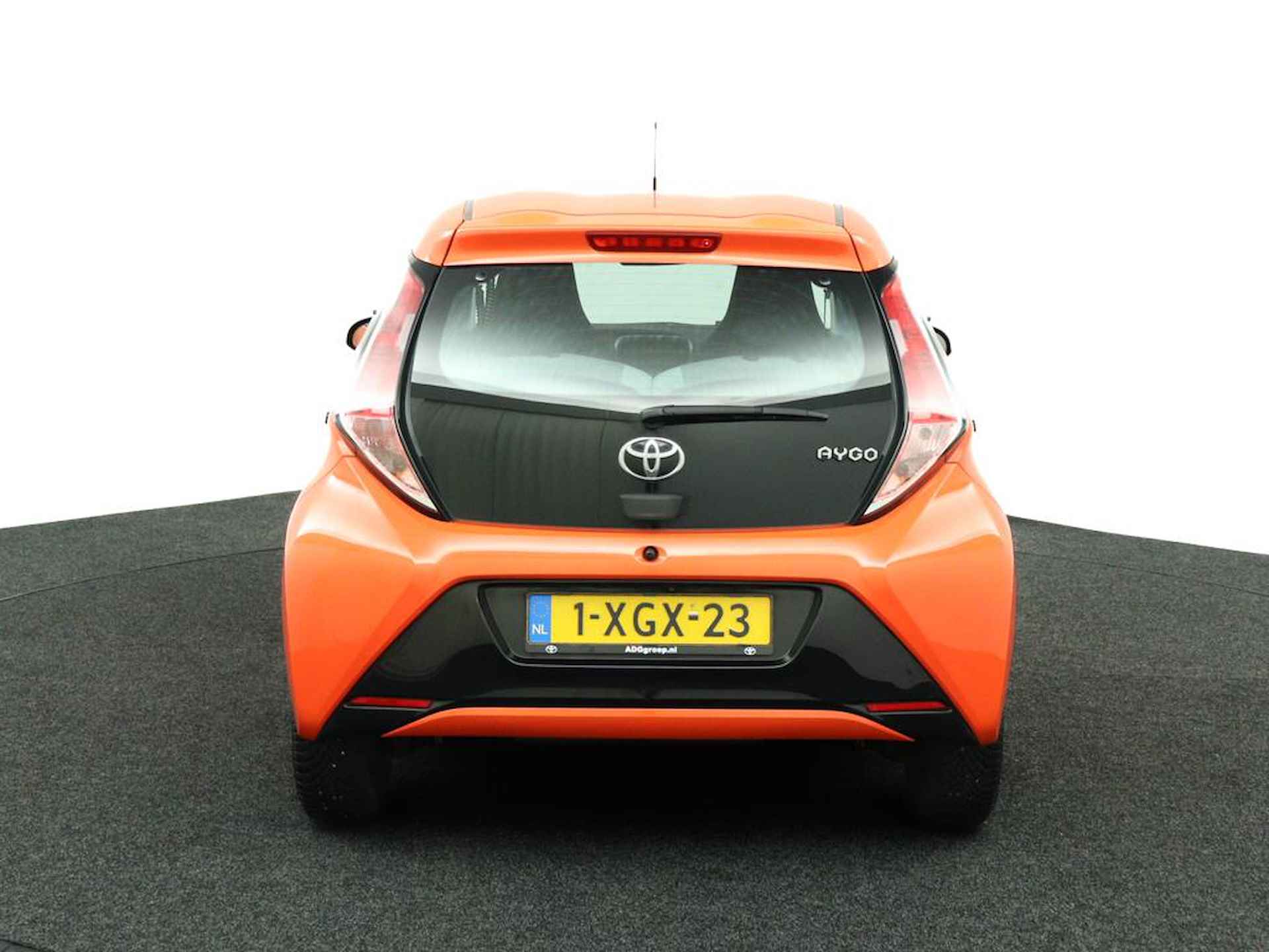 Toyota Aygo 1.0 VVT-i x-cite | Navigatie | Airco | Lichtmetalen Velgen | Mistlampen Voor | - 8/45