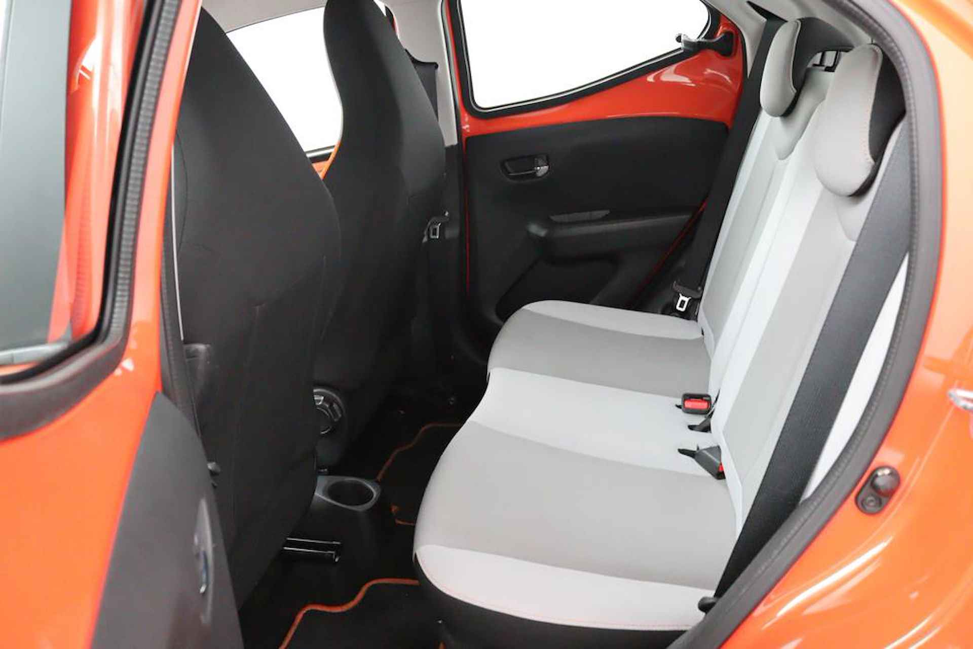 Toyota Aygo 1.0 VVT-i x-cite | Navigatie | Airco | Lichtmetalen Velgen | Mistlampen Voor | - 11/45