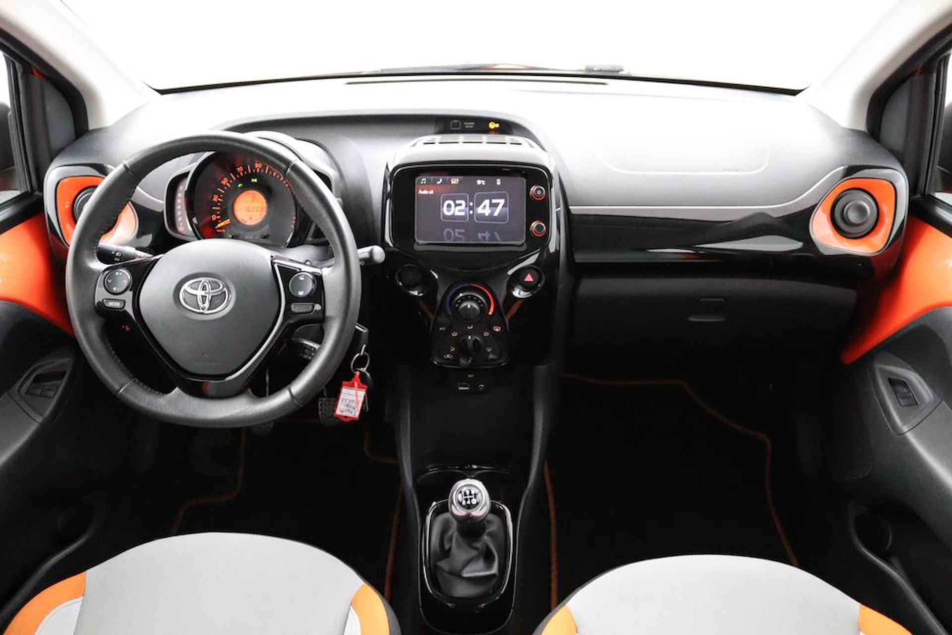 Toyota Aygo 1.0 VVT-i x-cite | Navigatie | Airco | Lichtmetalen Velgen | Mistlampen Voor | - 12/45