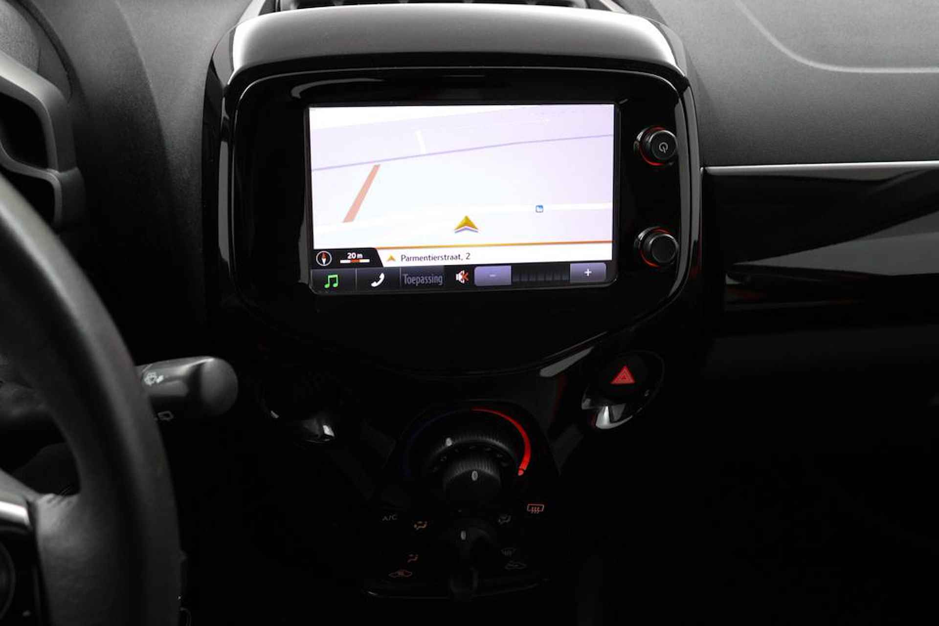 Toyota Aygo 1.0 VVT-i x-cite | Navigatie | Airco | Lichtmetalen Velgen | Mistlampen Voor | - 13/45