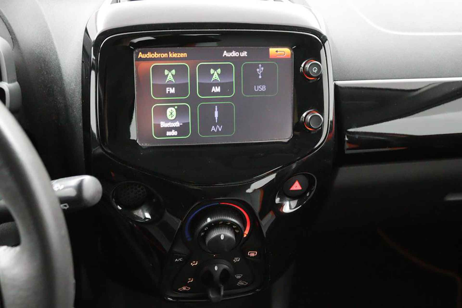 Toyota Aygo 1.0 VVT-i x-cite | Navigatie | Airco | Lichtmetalen Velgen | Mistlampen Voor | - 14/45