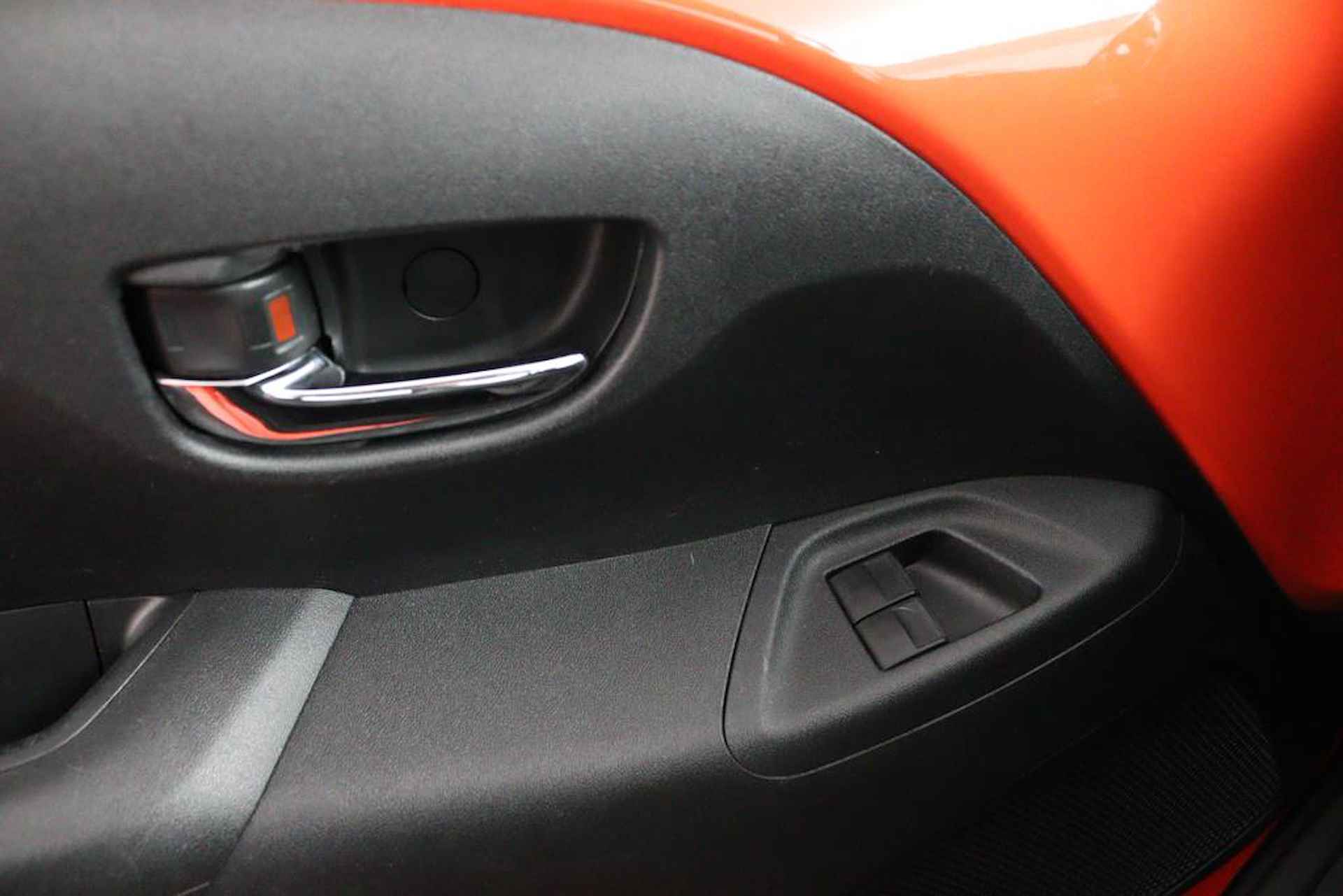 Toyota Aygo 1.0 VVT-i x-cite | Navigatie | Airco | Lichtmetalen Velgen | Mistlampen Voor | - 25/45