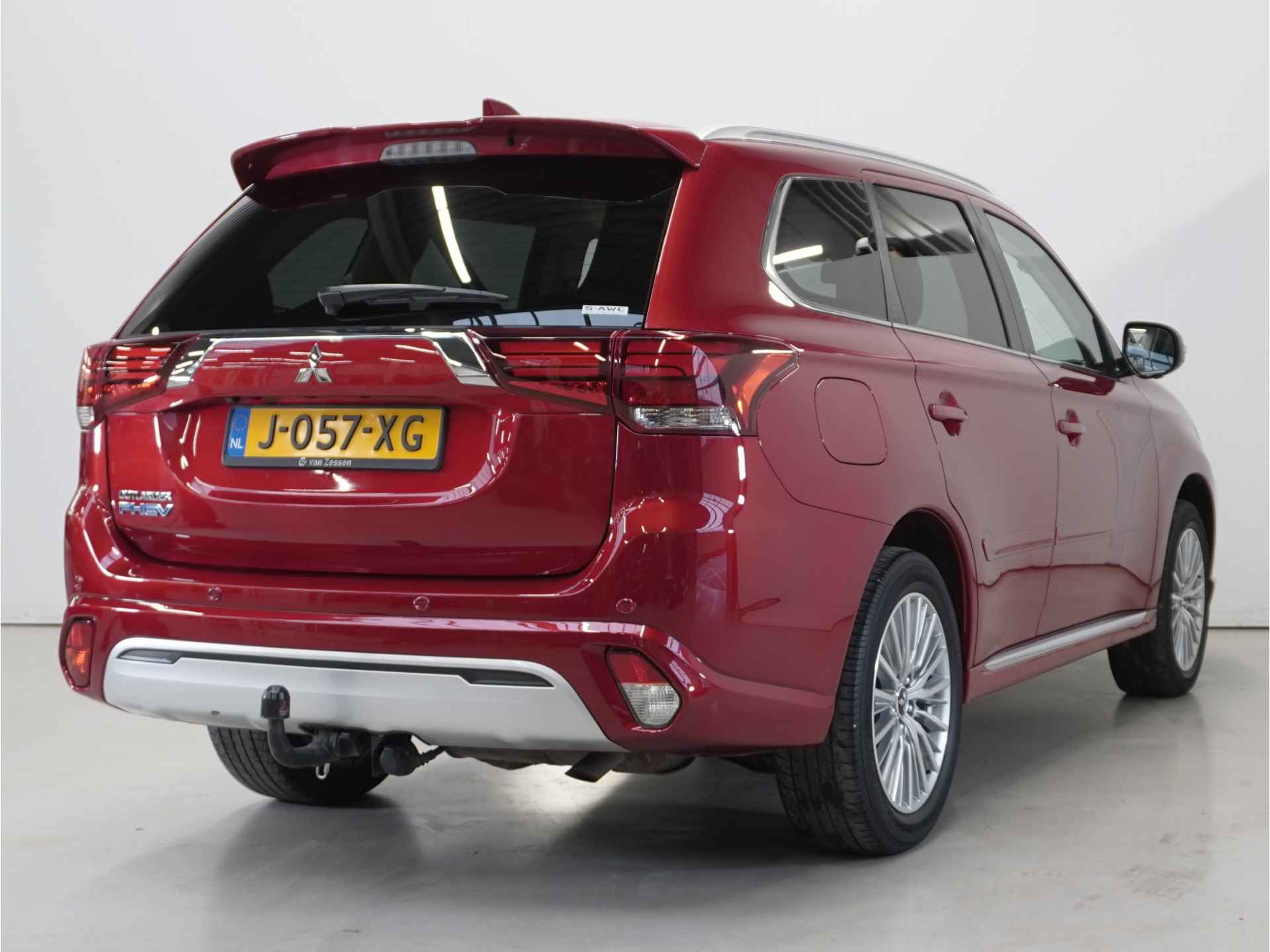 Mitsubishi Outlander 2.4 PHEV Intense+ | Schuifdak | Trekhaak | Standkachel | Navi | Garantie tot 31-10-2028! - 10/51