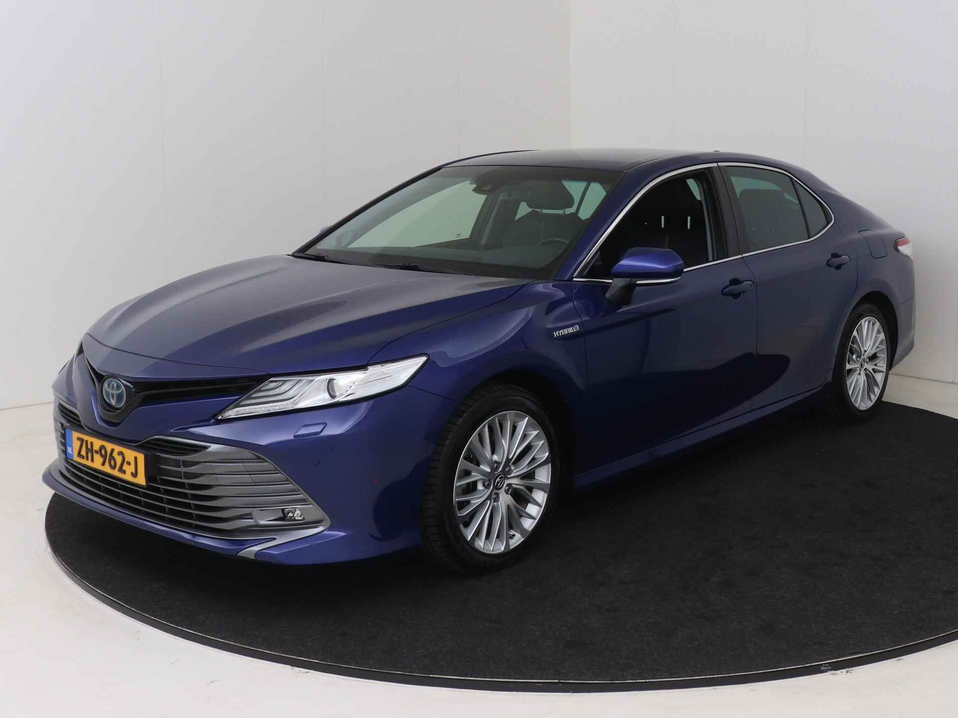 Toyota Camry 2.5 Hybrid Premium I JBL | Navigatie I Climate Control I Cruise Control Adaptief I Camera I Lederen Bekleding I 1e Eigenaar I Dealer Onderhouden I Stoelverwarming Voor I Keyless Entry/Start I - 26/47