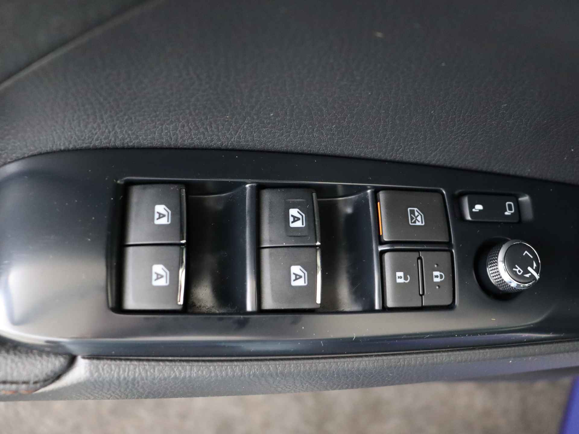 Toyota Camry 2.5 Hybrid Premium I JBL | Navigatie I Climate Control I Cruise Control Adaptief I Camera I Lederen Bekleding I 1e Eigenaar I Dealer Onderhouden I Stoelverwarming Voor I Keyless Entry/Start I - 29/47