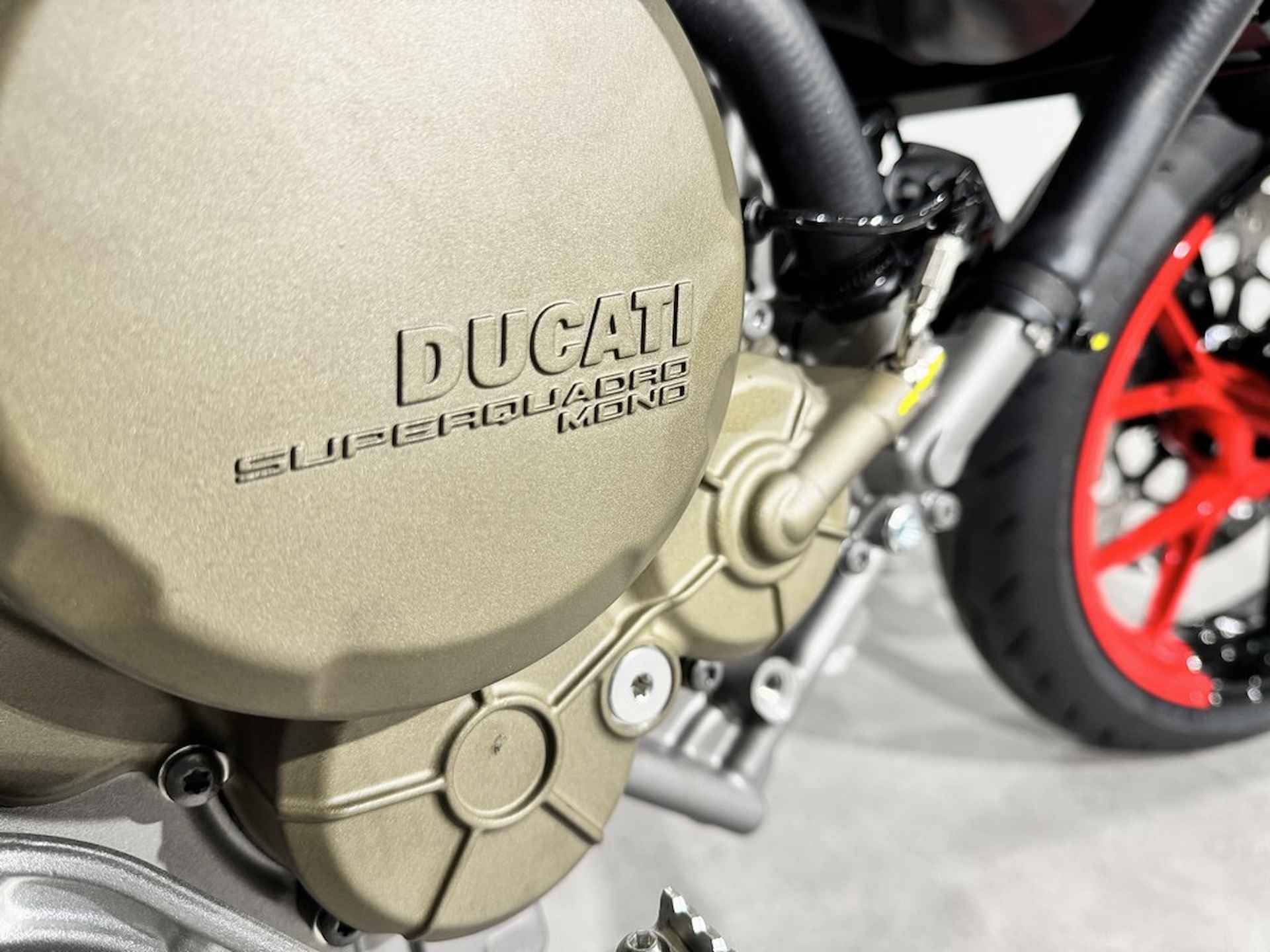 Ducati HYPERMOTARD 698 RVE - 7/11