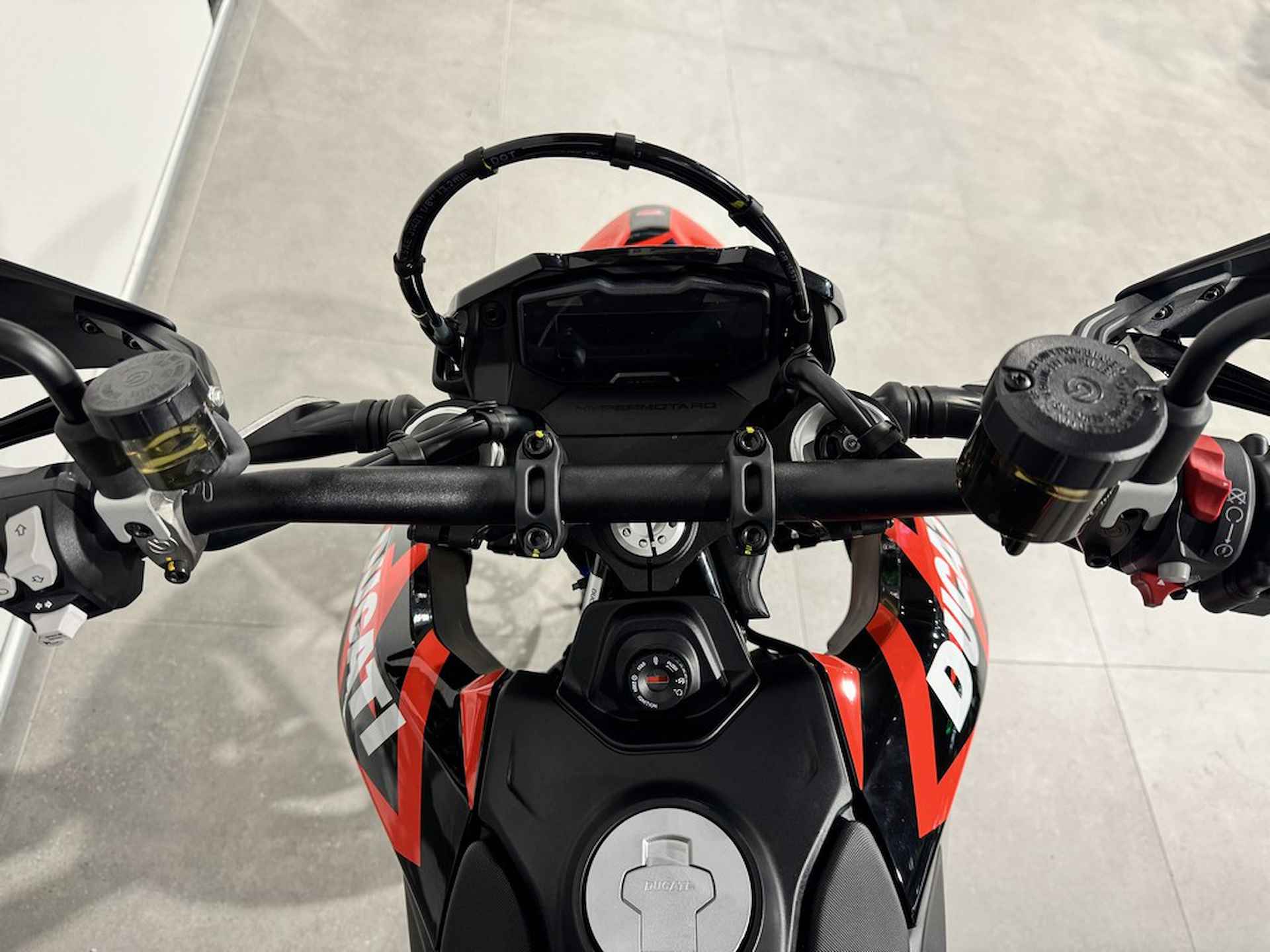 Ducati HYPERMOTARD 698 RVE - 9/11