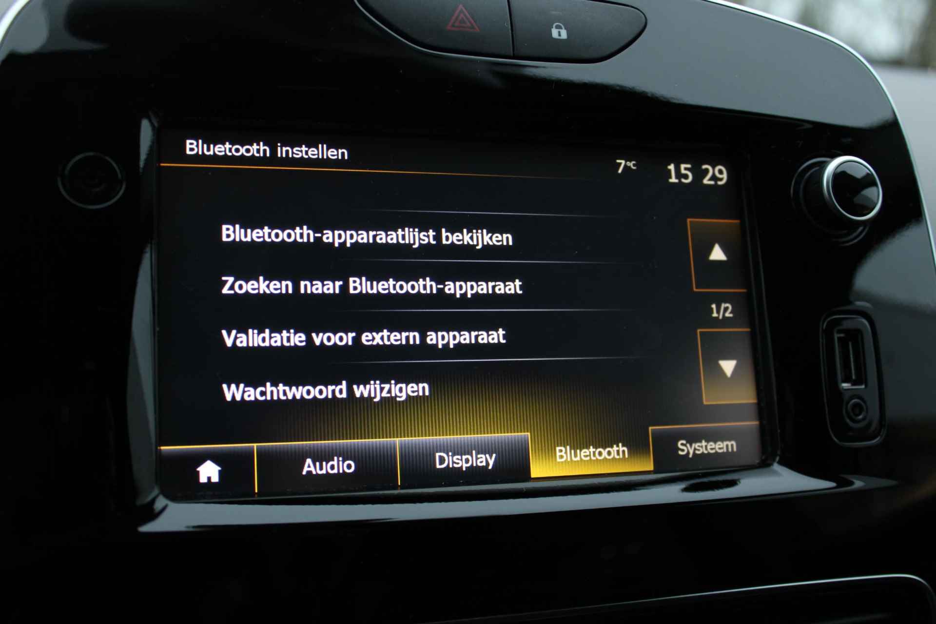 Renault Clio Estate 1.2 TCe 120 Intens | Stoelverwarming | Lichtmetalen velgen 17" | Trekhaak | All-Season banden - 38/41