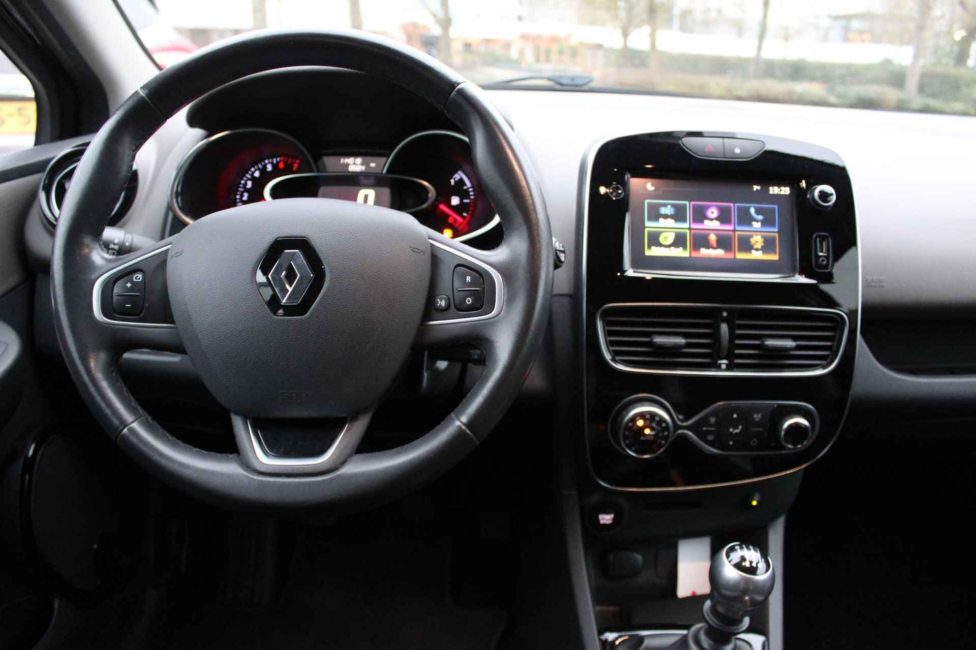 Renault Clio Estate 1.2 TCe 120 Intens | Stoelverwarming | Lichtmetalen velgen 17" | Trekhaak | All-Season banden - 31/41