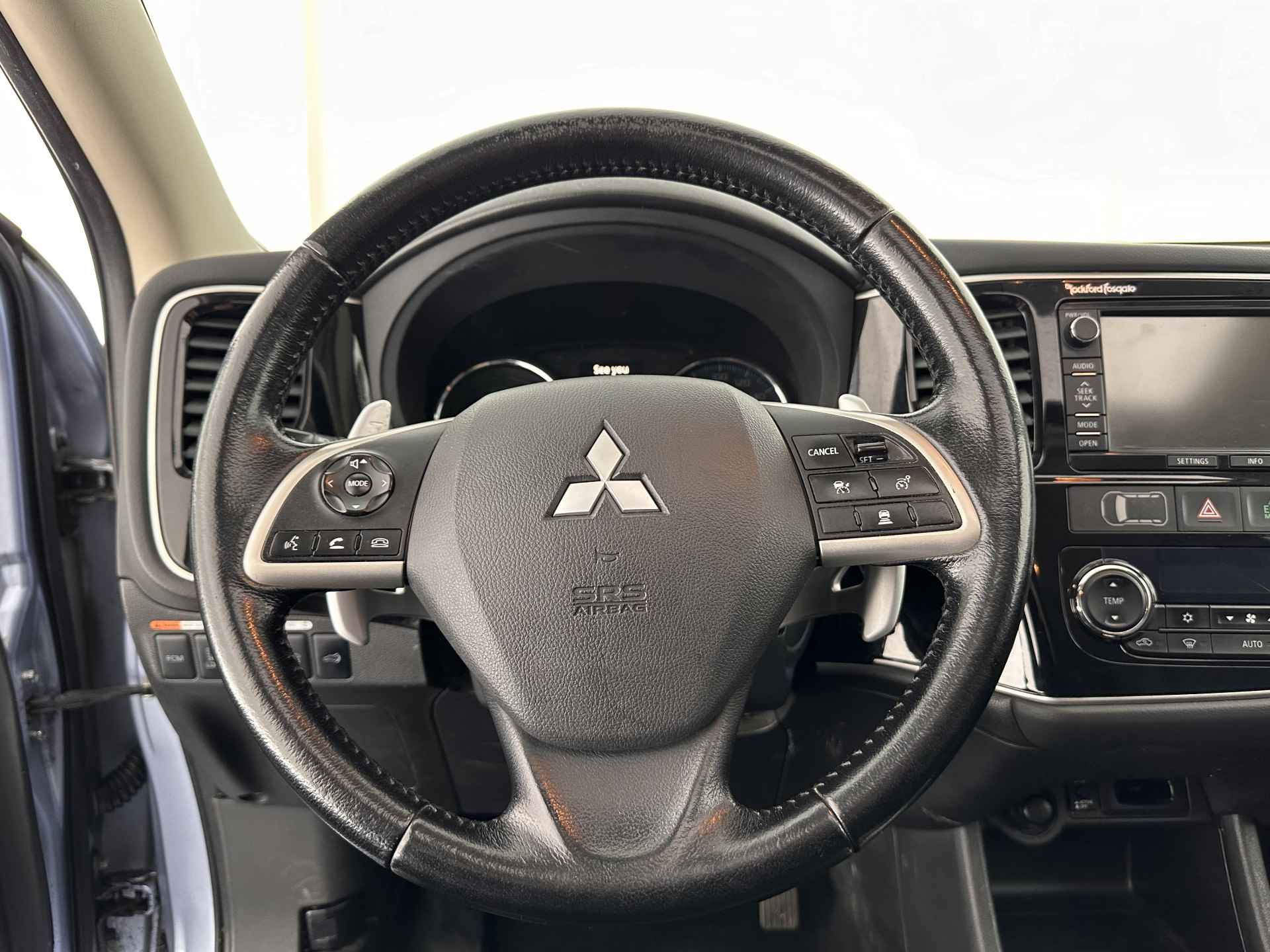 Mitsubishi Outlander 2.0 PHEV Instyle+ AWD *PANO | XENON | FULL-LEATHER | NAVI-FULLMAP | DAB+ | KEYLESS | CAMERA | COMFORT-SEATS | ROCKFORD-AUDIO |  ECC | HEATED-SEATS | SHIFT-PADDLES | LANE-ASSIST | CRUISE | TOWBAR | 18"ALU* - 17/33