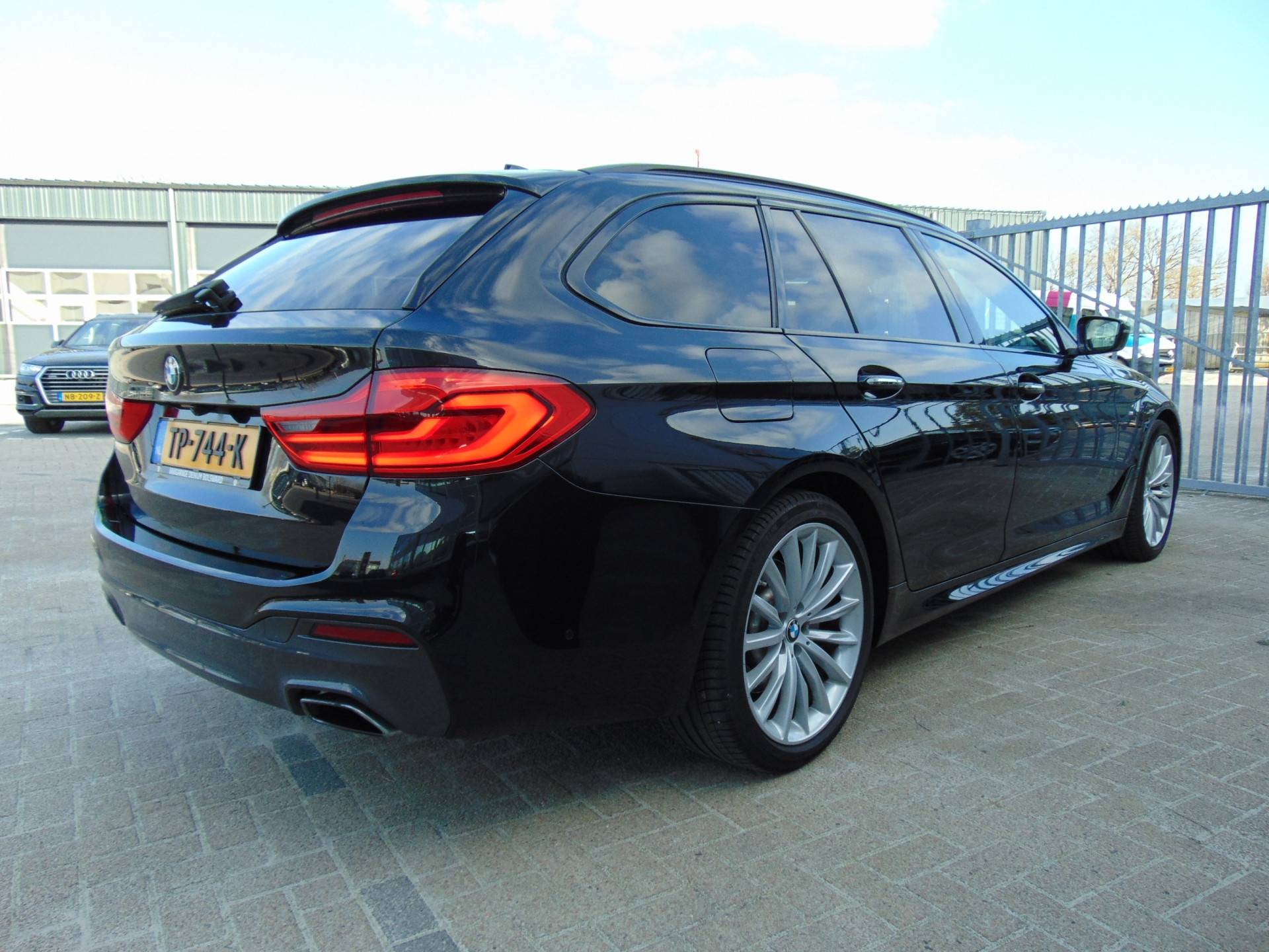 BMW 5 Serie Touring 520i Corporate High Executive M-Pakket.. Panoramadak, Leer, Navi, Camera, M-pakket, etc... - 9/33