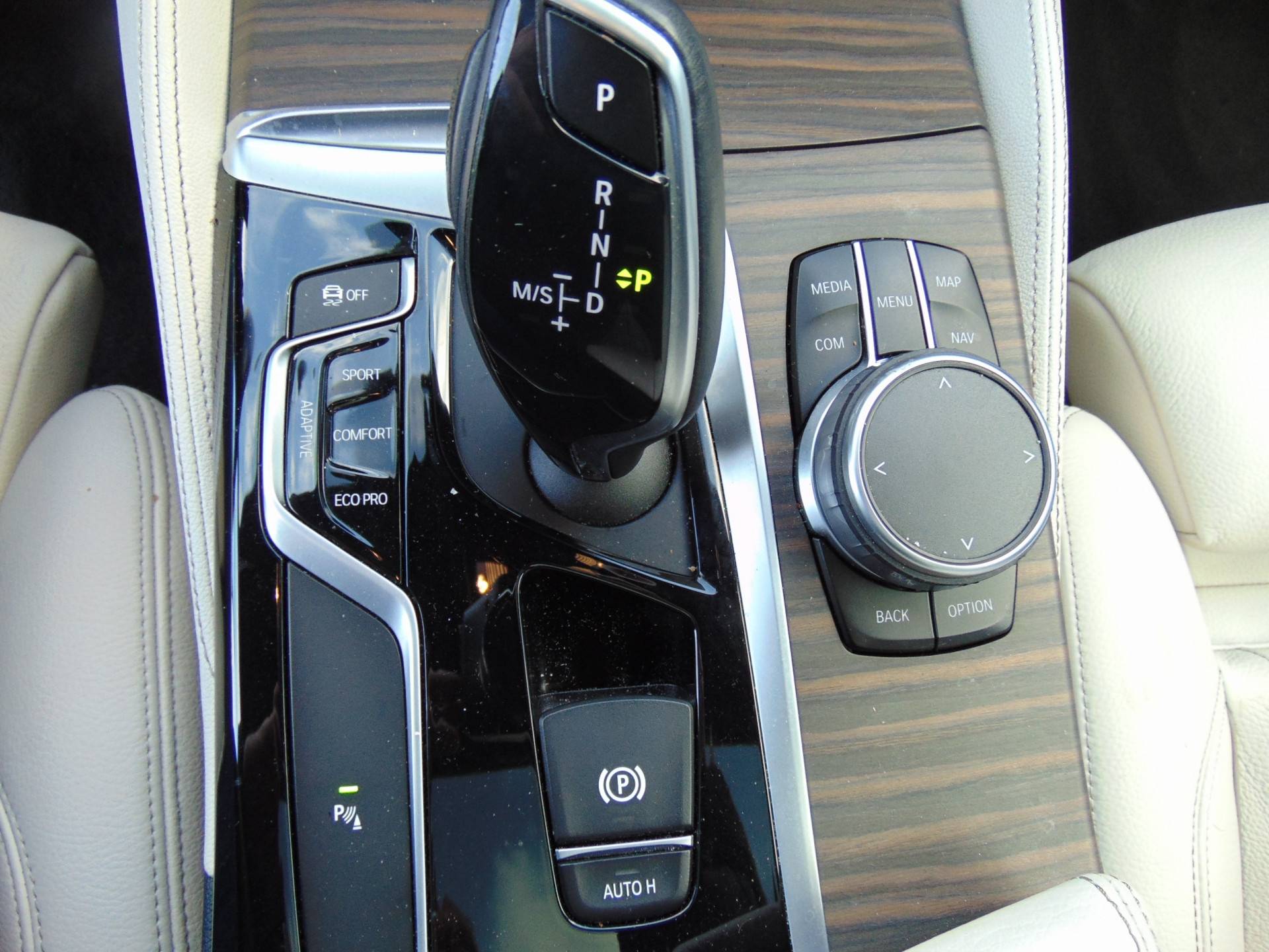 BMW 5 Serie Touring 520i Corporate High Executive M-Pakket.. Panoramadak, Leer, Navi, Camera, M-pakket, etc... - 21/33