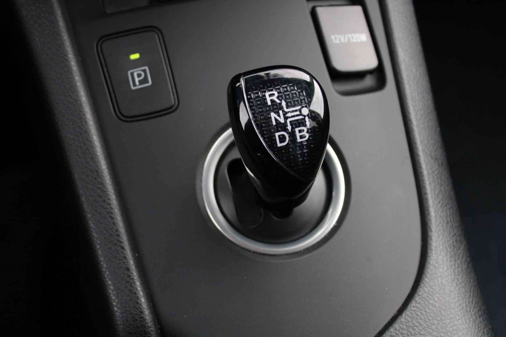 Toyota Auris Touring Sports 1.8 Hybrid Freestyle Automaat Cruise Control, Keyless Go, Bluetooth, Achteruitrijcamera, Rijstrooksensor, Navigatie - 23/46