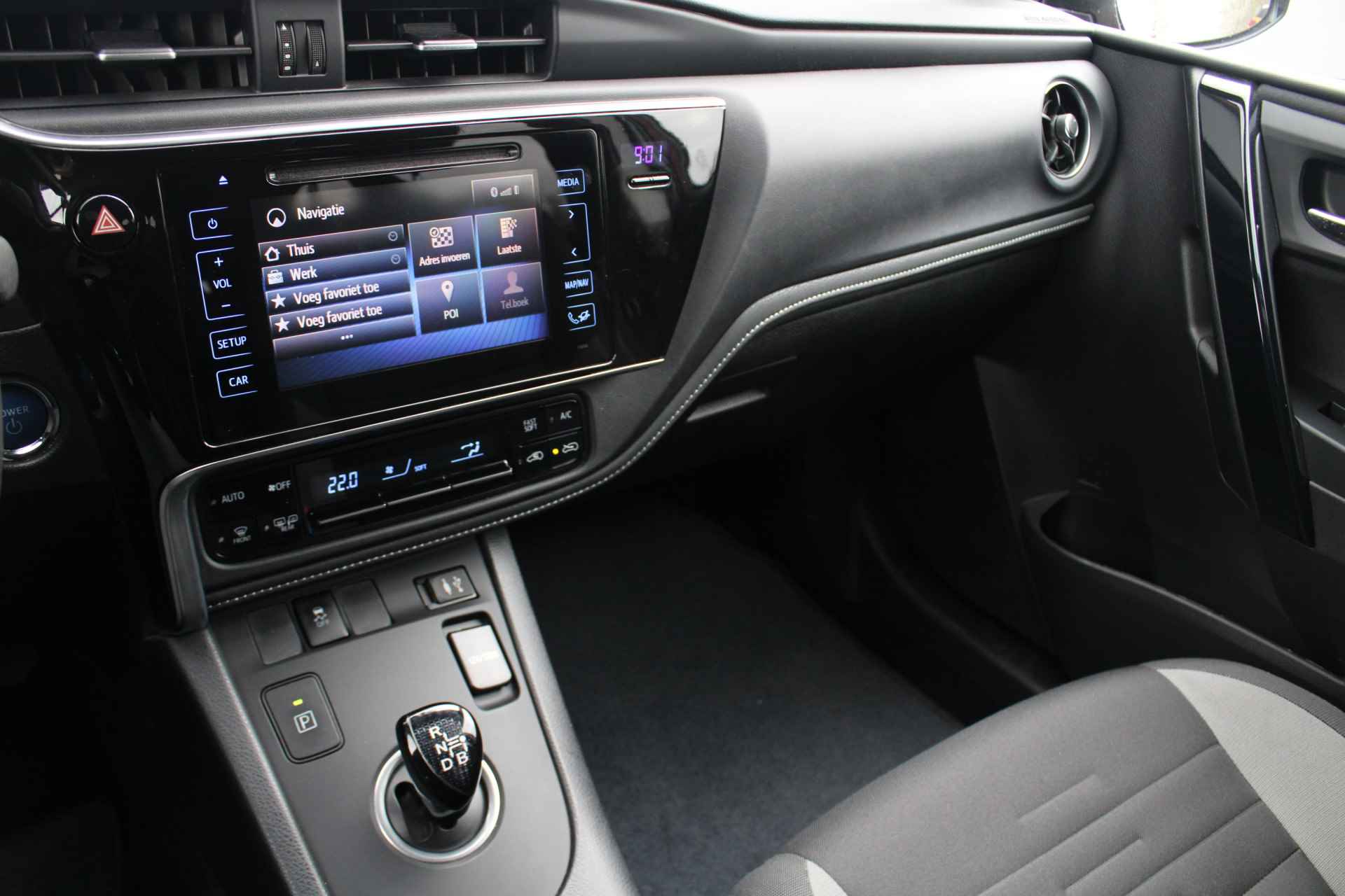 Toyota Auris Touring Sports 1.8 Hybrid Freestyle Automaat Cruise Control, Keyless Go, Bluetooth, Achteruitrijcamera, Rijstrooksensor, Navigatie - 41/46