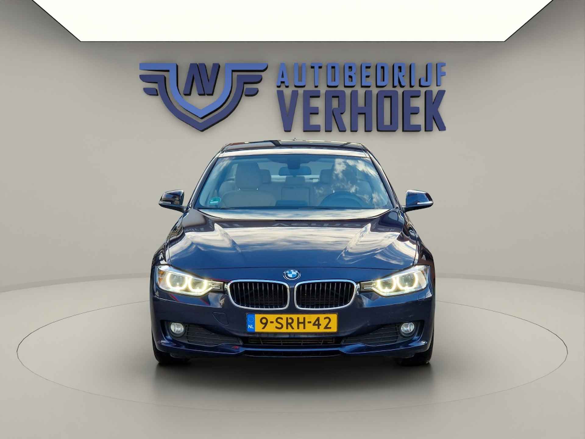 BMW 3-serie 320 170PK Executive Navi - Leer - PDC - NL Auto - 3/25