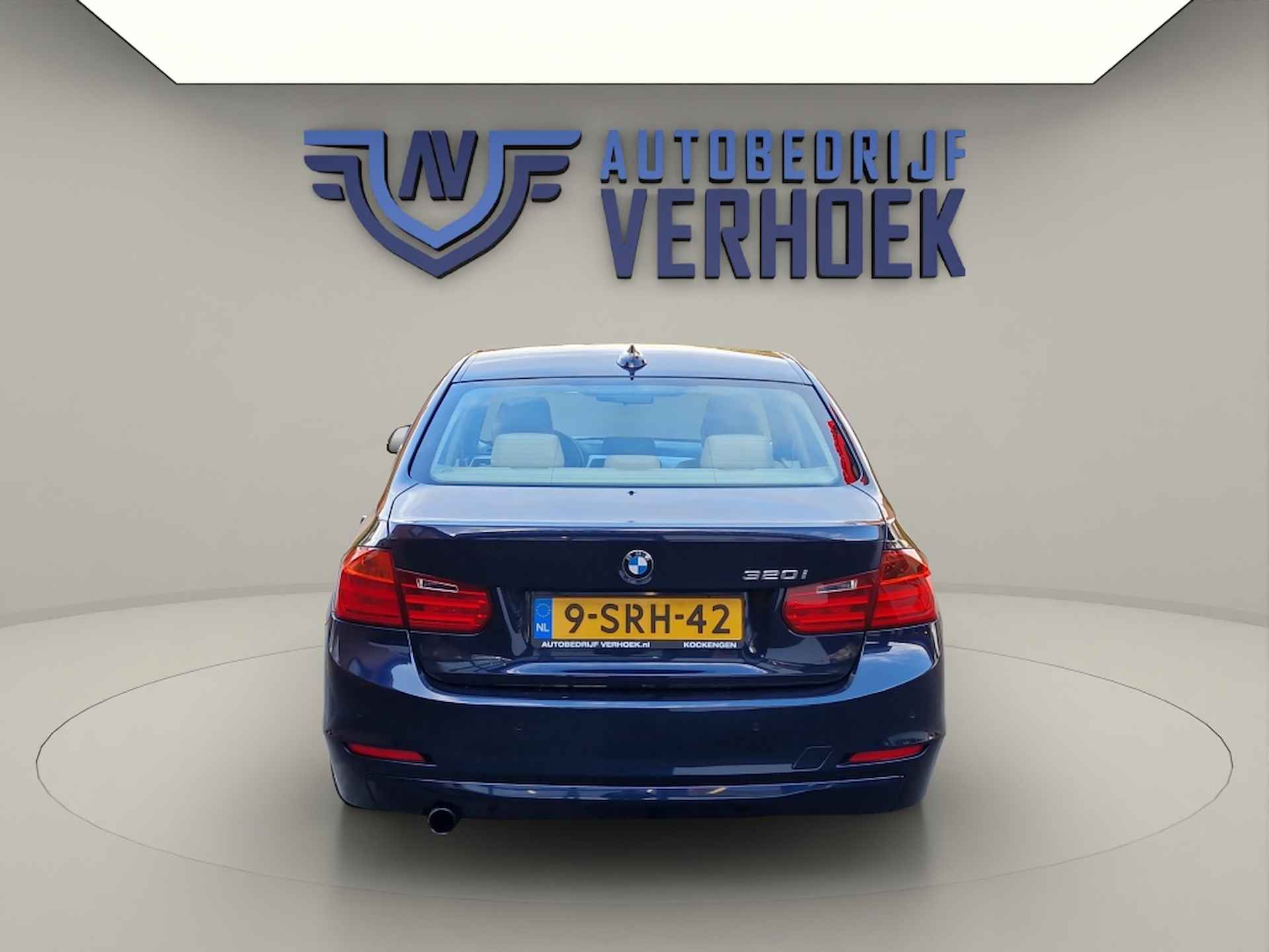 BMW 3-serie 320 170PK Executive Navi - Leer - PDC - NL Auto - 7/25