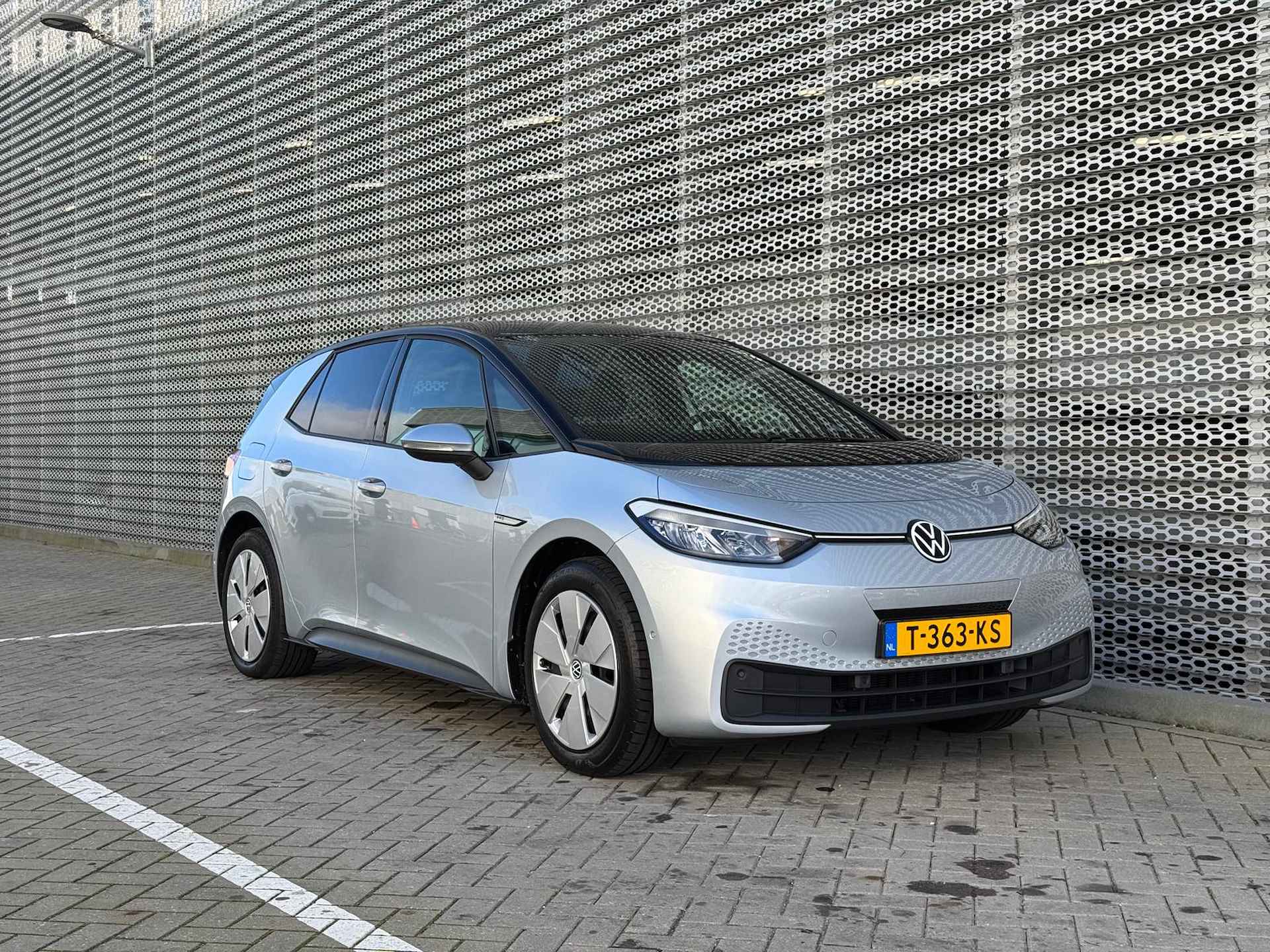 Volkswagen ID.3 Pro Advantage 58 kWh / Achteruitrijcamera / Alarmsysteem / Stuur + Stoelverwarming / Keyless Entry-Go / LED P4 - 10/28