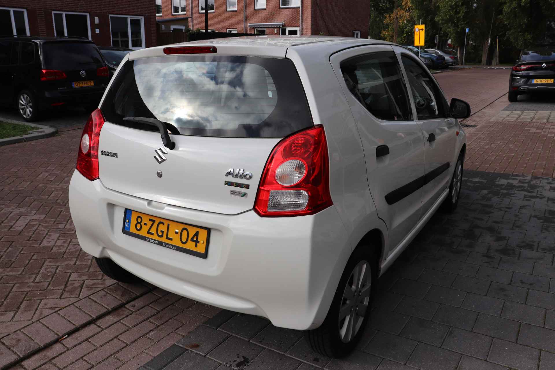 Suzuki Alto 1.0 Celebration EASSS . - 8/22