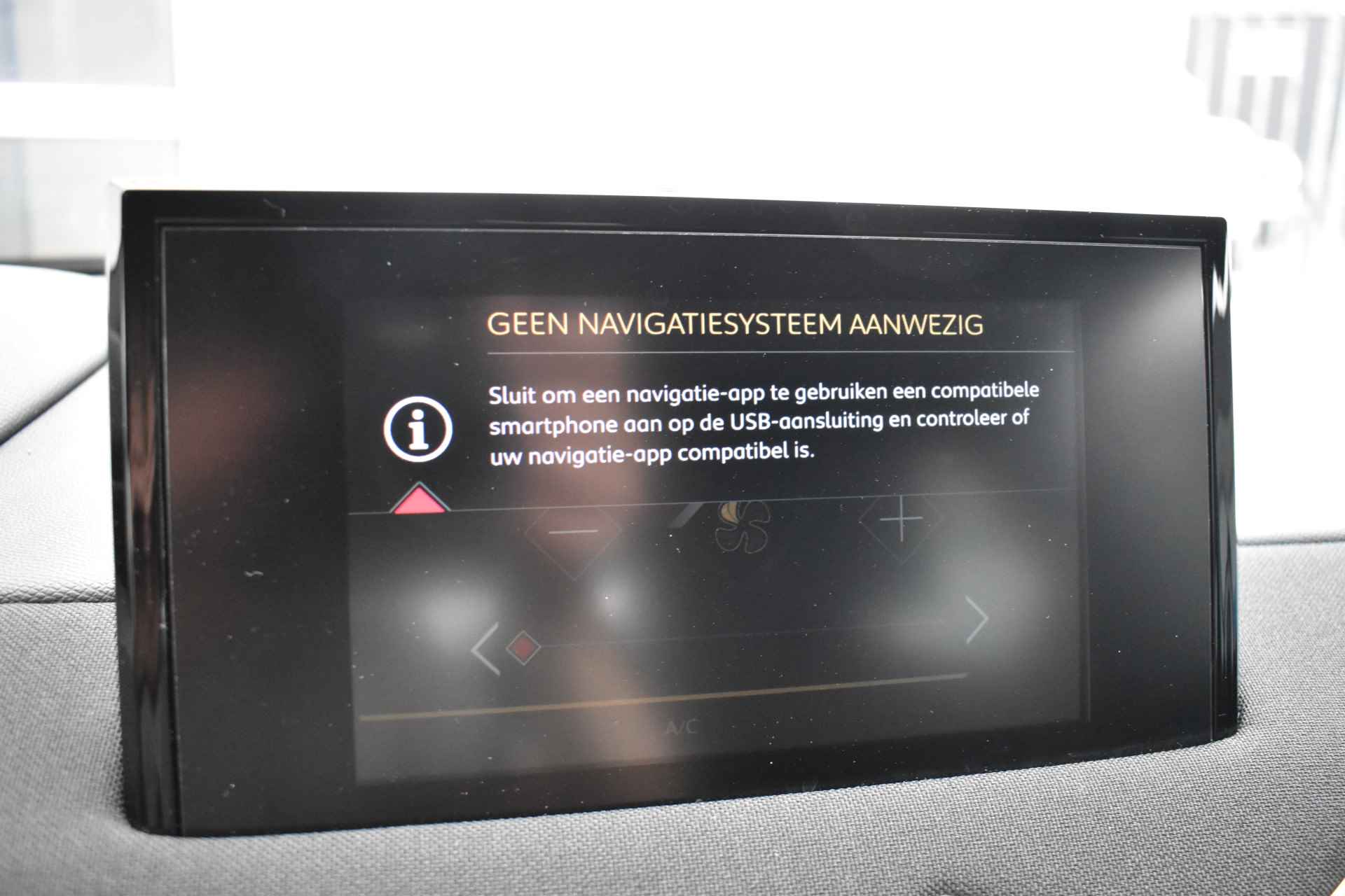 DS DS 3 Crossback PureTech 100 Chic Navi apple carplay | Airco | Trekhaak afn. 100% onderhouden - 18/20