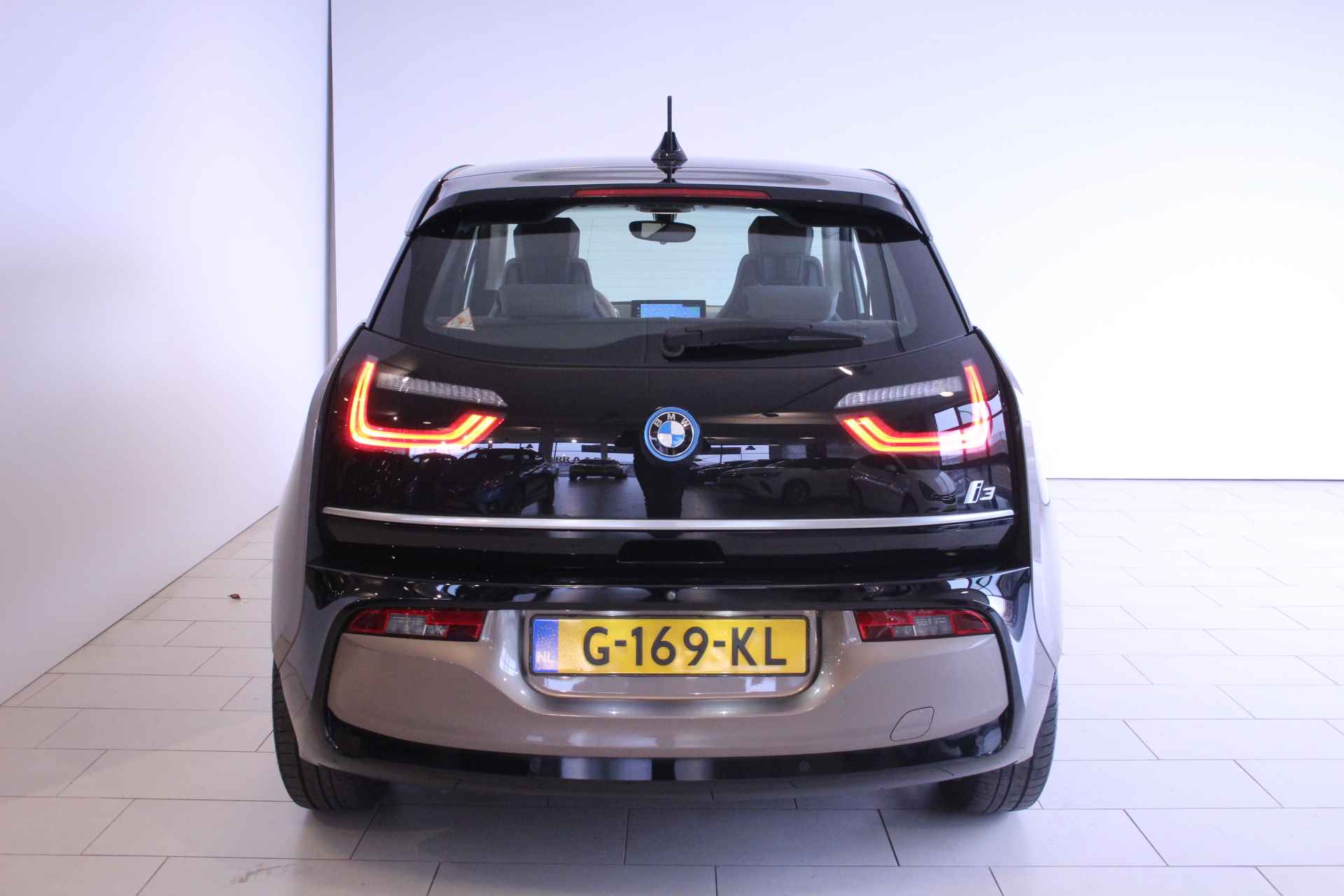 BMW I3 (i01) i3 170pk (120 Ah) Aut i3 Executive Edition STOELV CAMERA LED - 9/31