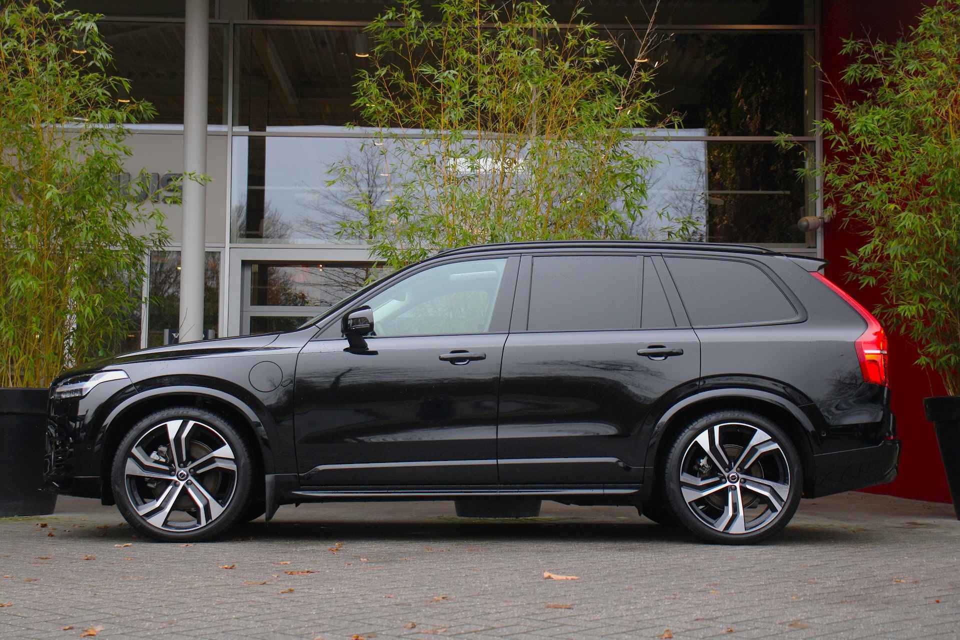 Volvo XC90 T8 Recharge AWD Ultimate Dark | Full Option! | Luchtvering | Bowers&Wilkins | Massage | Schuifdak | Trekhaak | 360 Camera | Pilo - 5/30