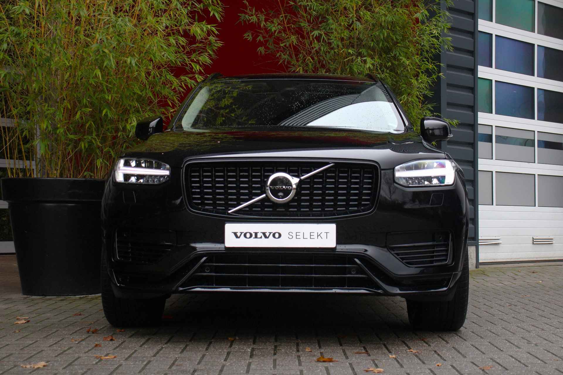 Volvo XC90 T8 Recharge AWD Ultimate Dark | Full Option! | Luchtvering | Bowers&Wilkins | Massage | Schuifdak | Trekhaak | 360 Camera | Pilo - 11/30