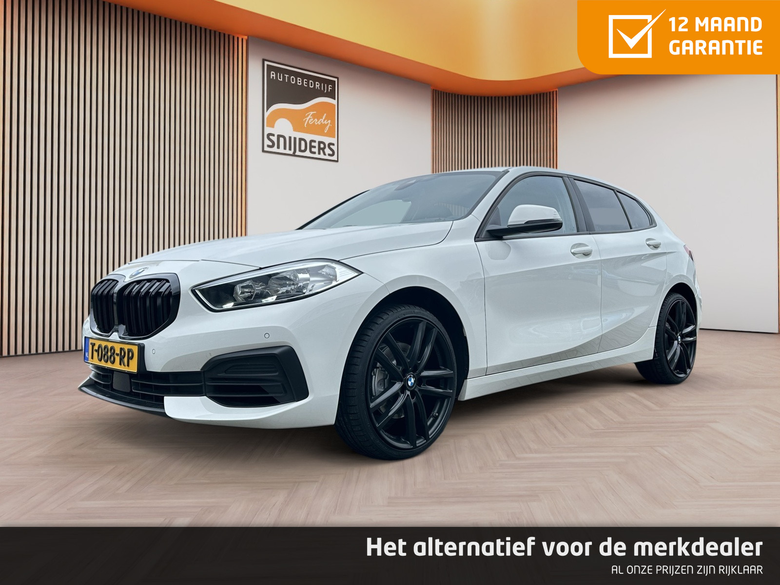 BMW 1-serie 118i Black Sport - 12 MND GARANTIE | Navi | 19" | PDC | Cruise Control -RIJKLAAR bij viaBOVAG.nl