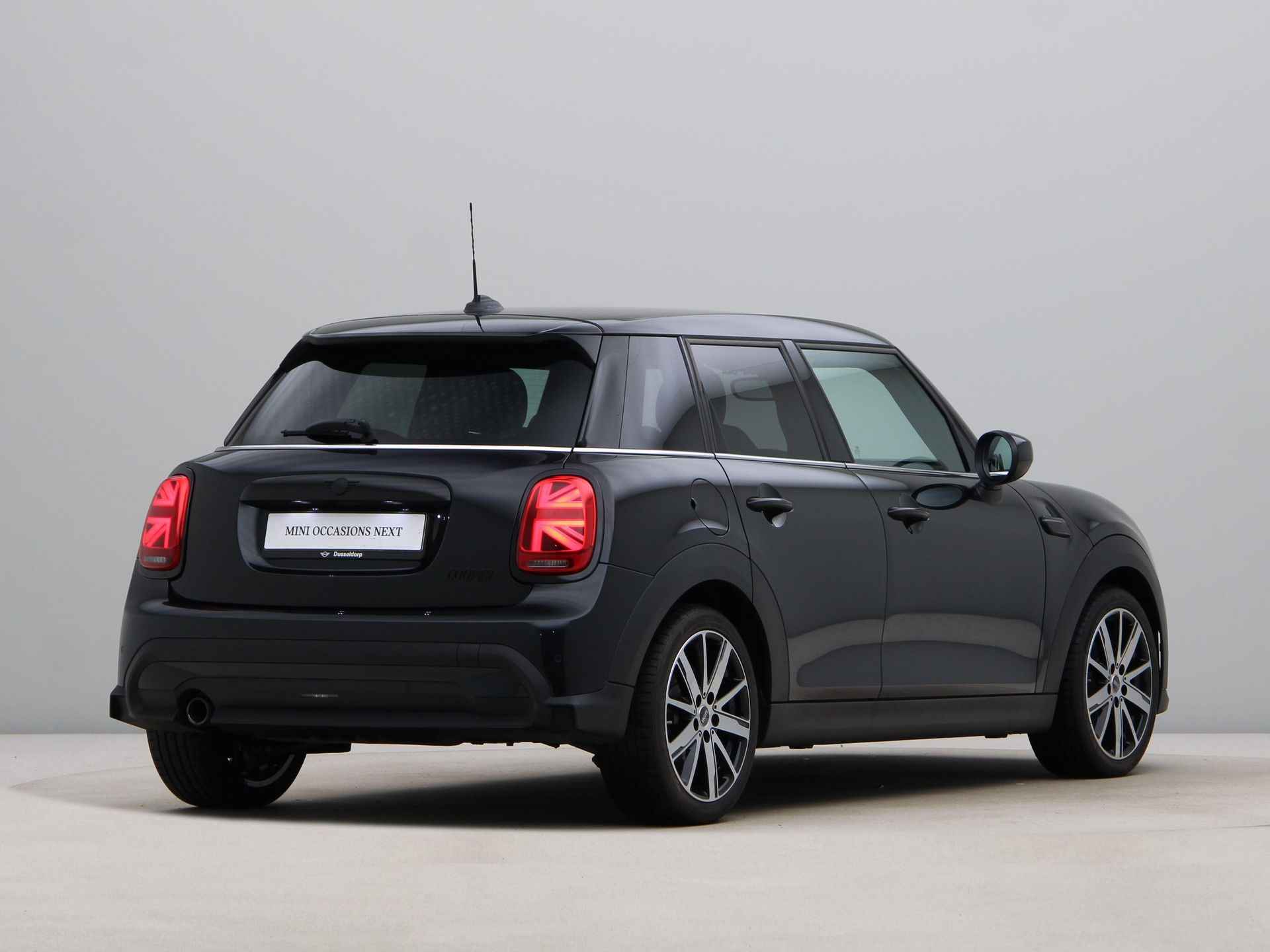 MINI 5-deurs Cooper Camden Edition Aut. - 10/24