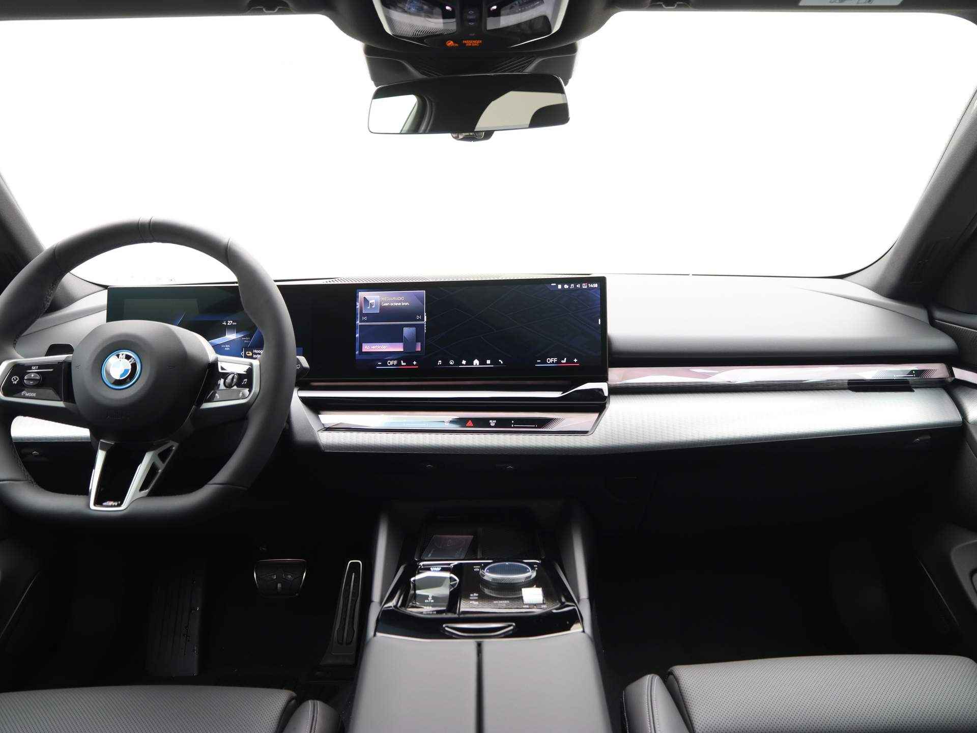 BMW i5 Touring eDrive40 84 kWh - 14/28