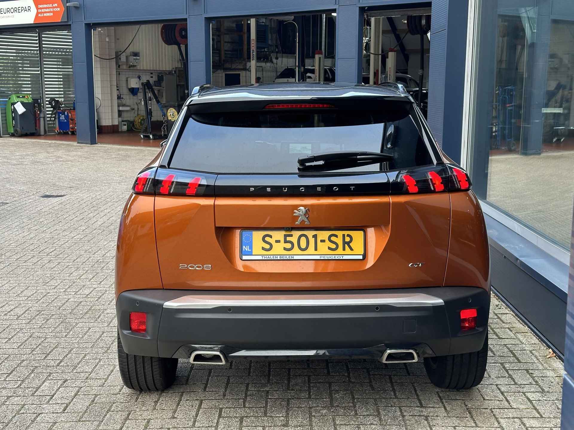 Peugeot 2008 1.2 Turbo 130 PK GT | Unieke auto met slechts 12.100 KM | Navigatie | 3D Digitale Cockpit | Full LED Verlichting | Keyless Entry | Dode Hoek Detectie | Camera | Stoelverwarming | 18 Inch Velgen | Climate & Cruise Control | PDC V+A | - 8/65