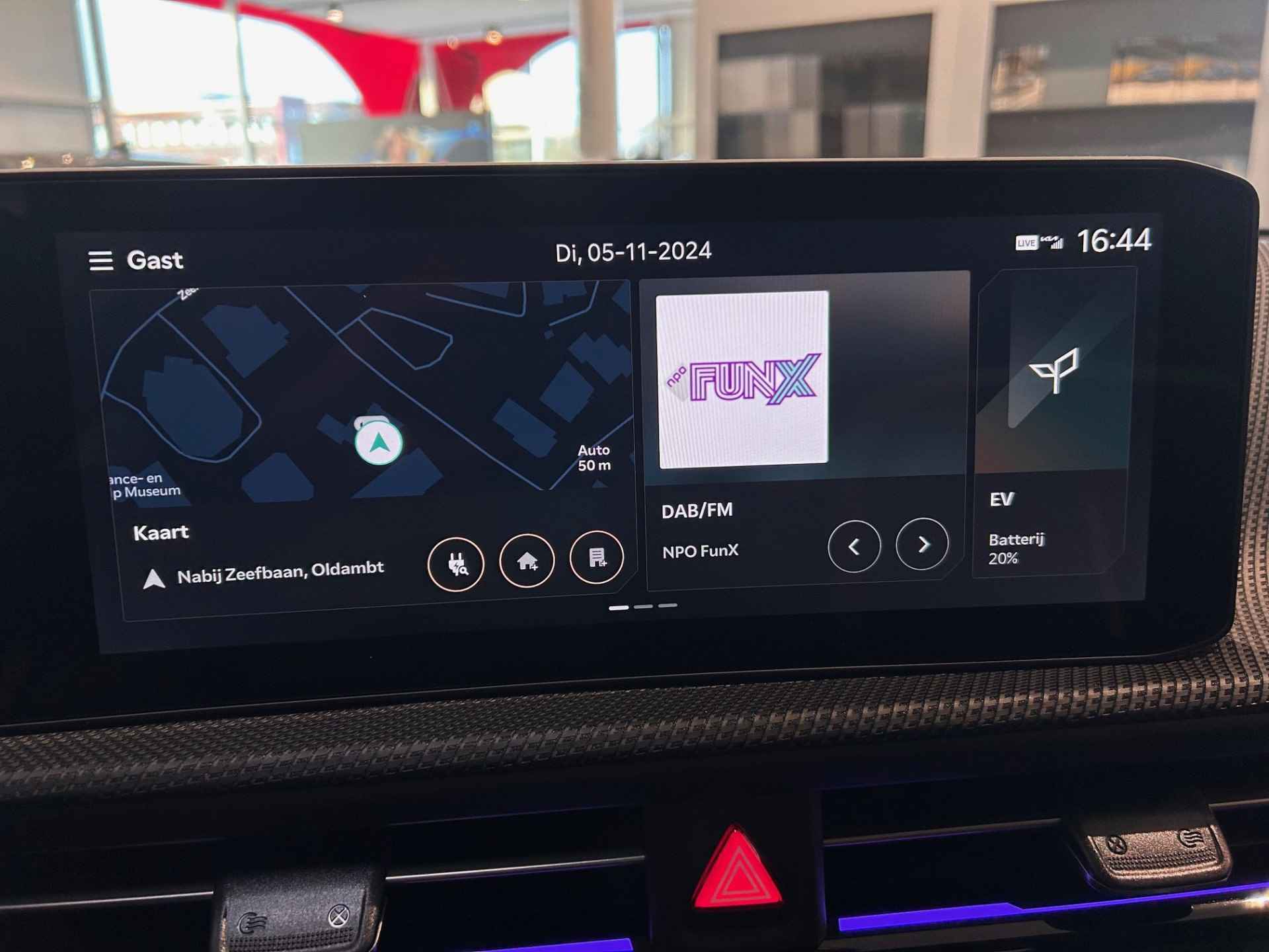 Kia Ev6 GT-Line 84 kWh - Uit voorraad leverbaar - Panorama dak - 360 graden camera - Apple CarPlay/Android Auto - Meridian Audio - Fabrieksgarantie tot 10-2031 - 6/12