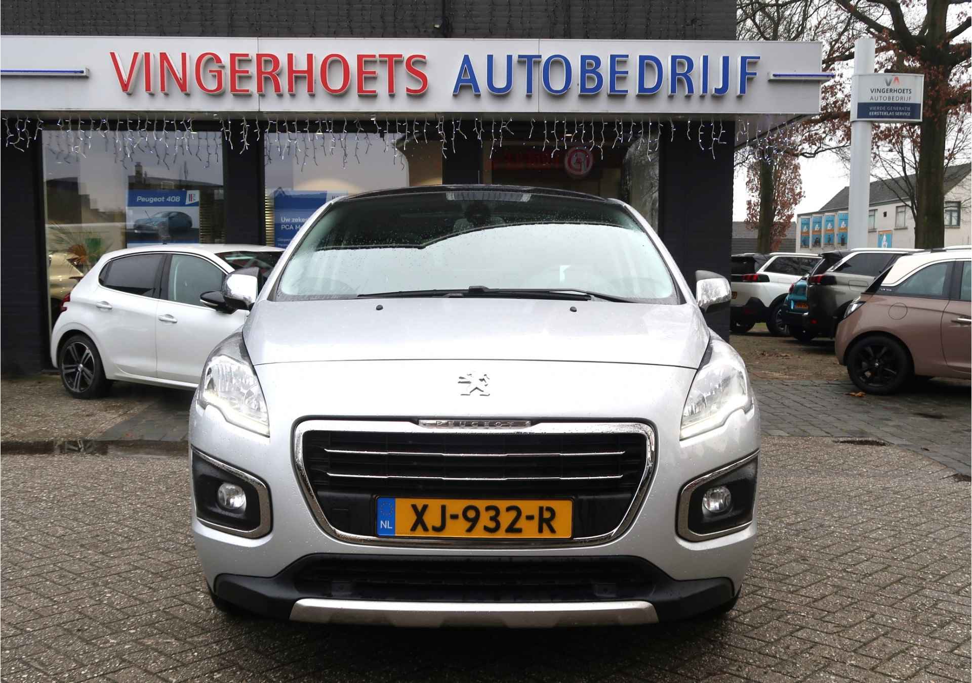 Peugeot 3008 130 Pk Benzine * Hele Luxe Allure * TOPONDERHOUDEN !!! * Panoramadak * Trekhaak * Zwart Lederen Bekleding * Stoelverwarming * Navigatie * Achteruitrij Camera * Head Up Display * Vingerhoets; Vierde Generatie Eersteklas Service ! - 7/47