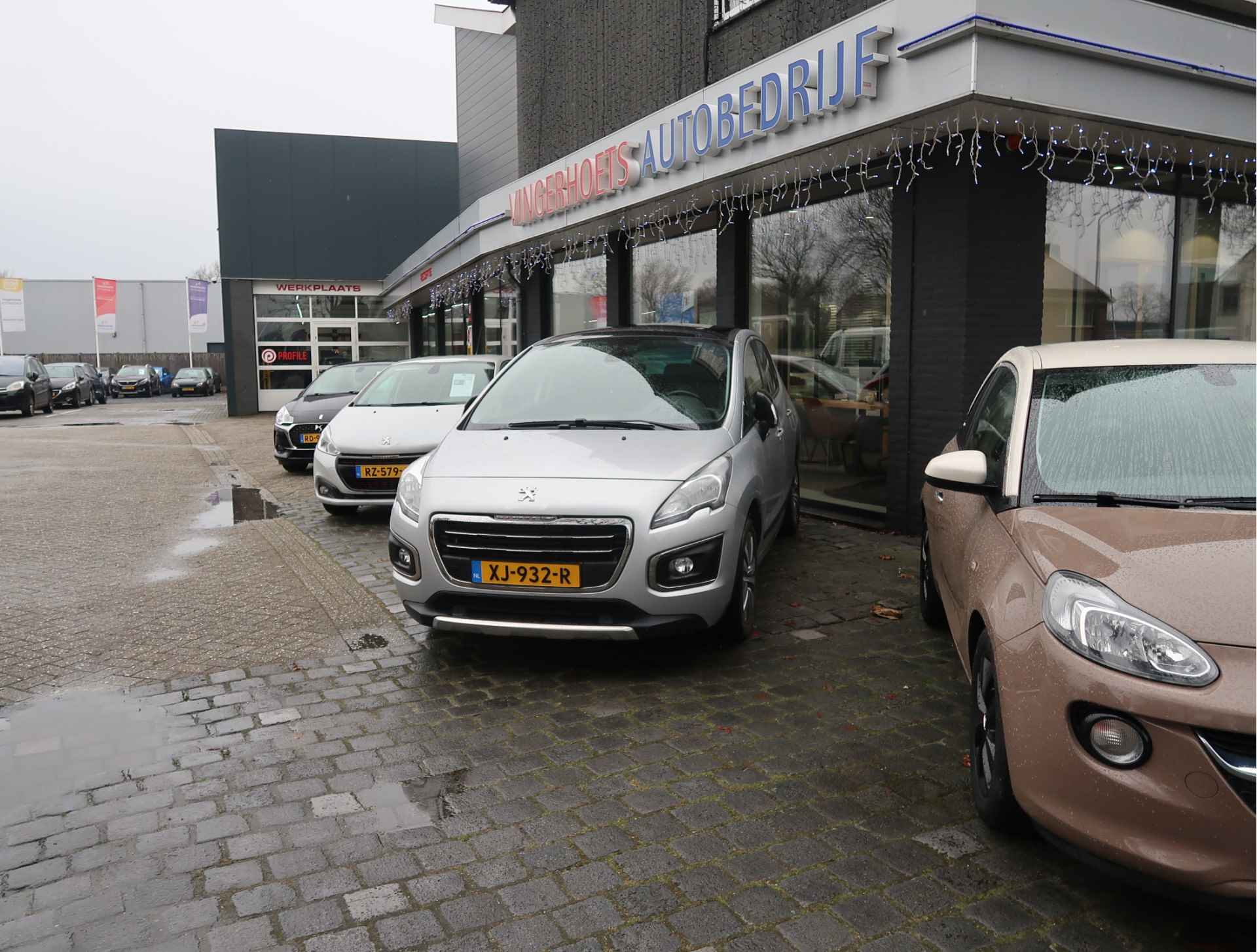 Peugeot 3008 130 Pk Benzine * Hele Luxe Allure * TOPONDERHOUDEN !!! * Panoramadak * Trekhaak * Zwart Lederen Bekleding * Stoelverwarming * Navigatie * Achteruitrij Camera * Head Up Display * Vingerhoets; Vierde Generatie Eersteklas Service ! - 34/47