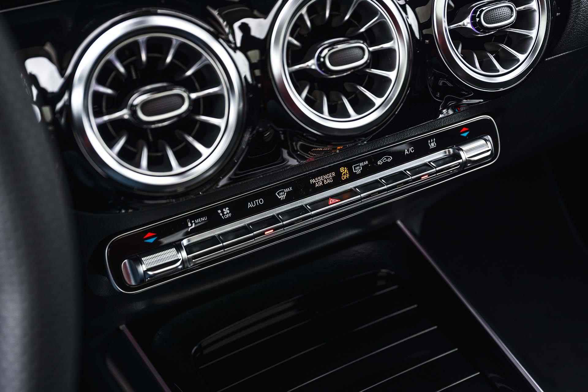 Mercedes-Benz EQA 250+ AMG-Line Business Edition 71 kWh Panoramadak | Sfeerverlichting | Night pakket | Elec-verstelbare stoelen met geheugen | 360° Camera | 19" AMG Velgen - 26/35