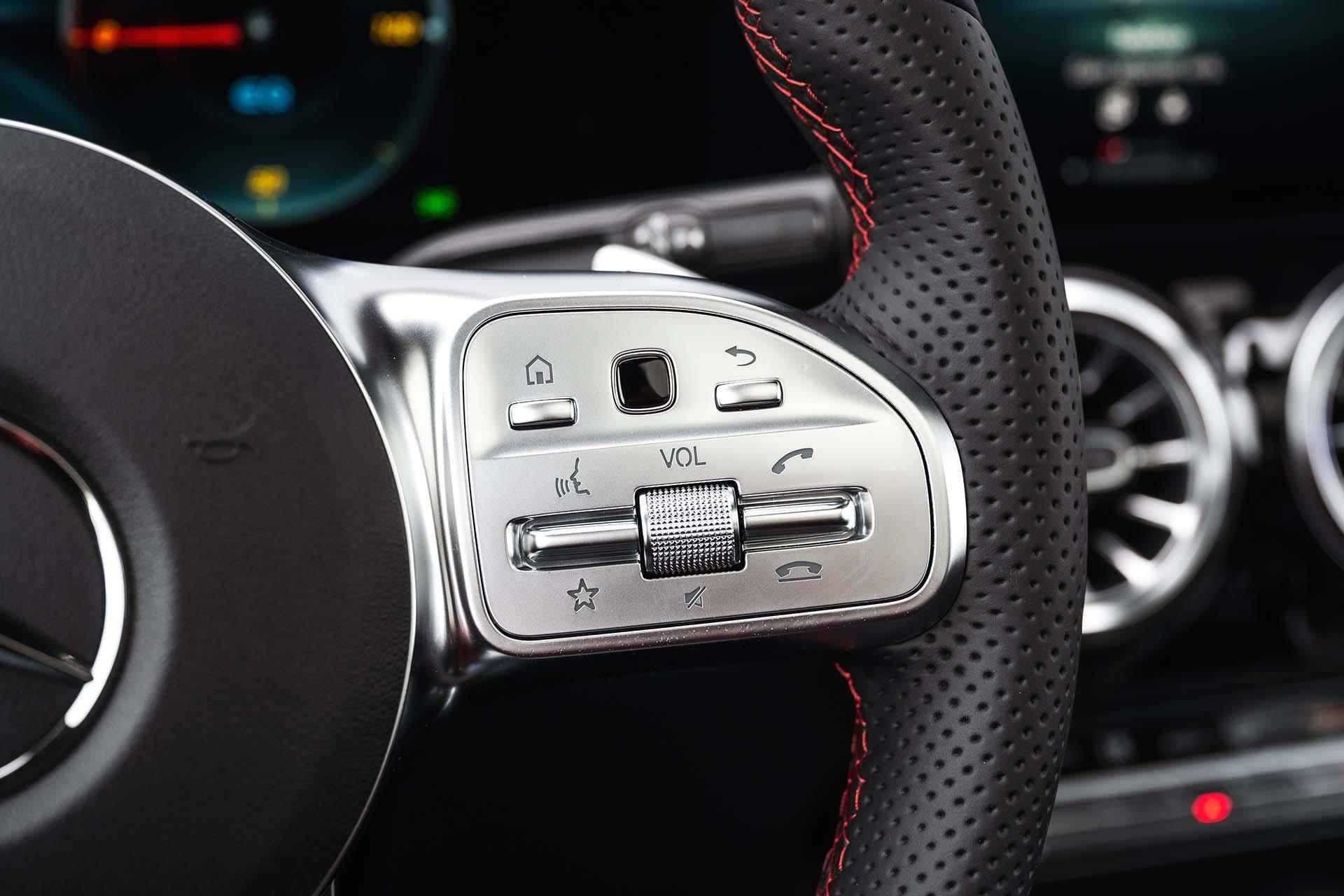 Mercedes-Benz EQA 250+ AMG-Line Business Edition 71 kWh Panoramadak | Sfeerverlichting | Night pakket | Elec-verstelbare stoelen met geheugen | 360° Camera | 19" AMG Velgen - 29/35
