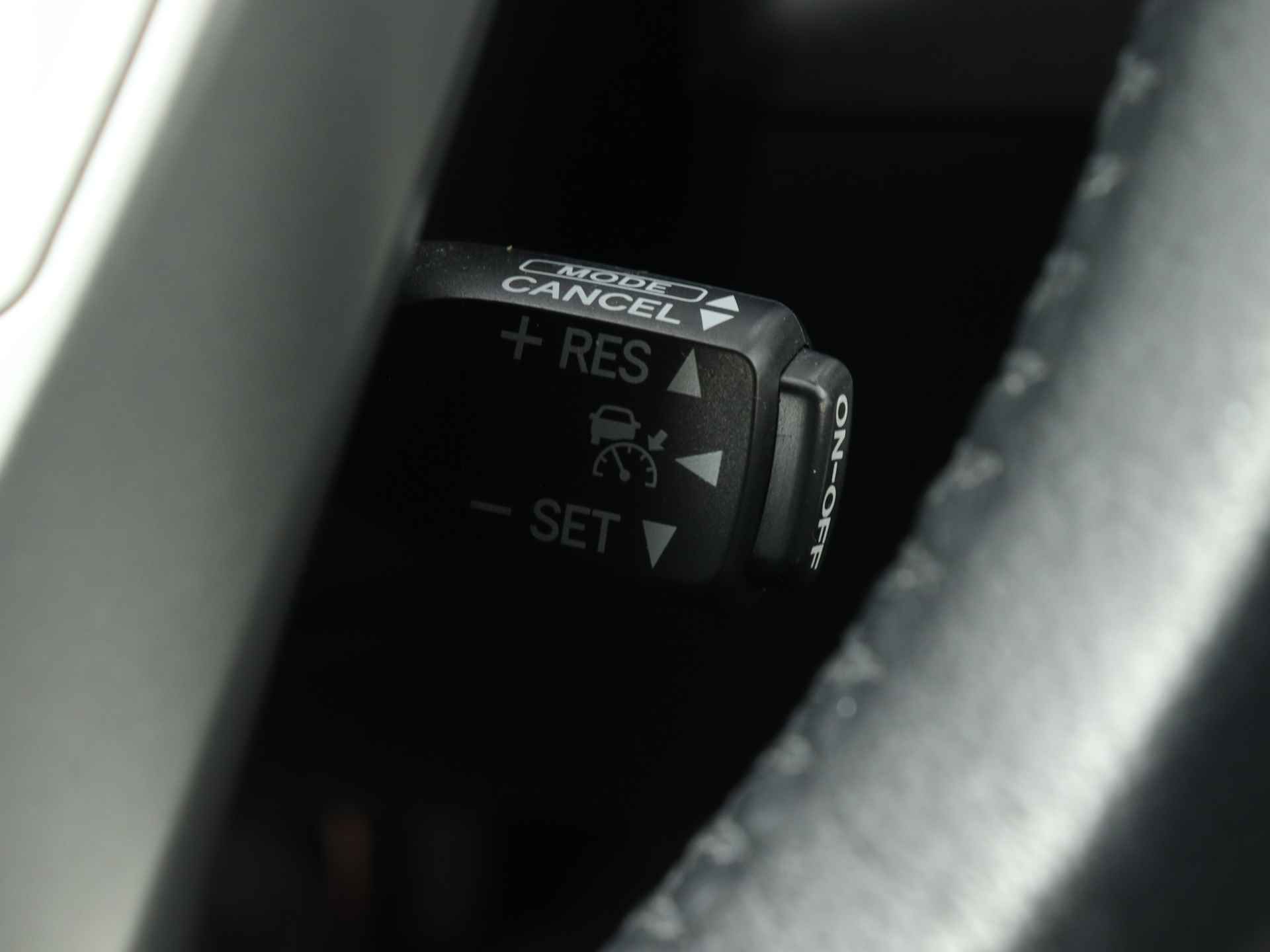 Toyota Prius Wagon 1.8 Hybrid Dynamic Business | JBL-Audio | Trekhaak tbv fietsendrager | gaat terug naar leseman MB Sowmiya - 26/44
