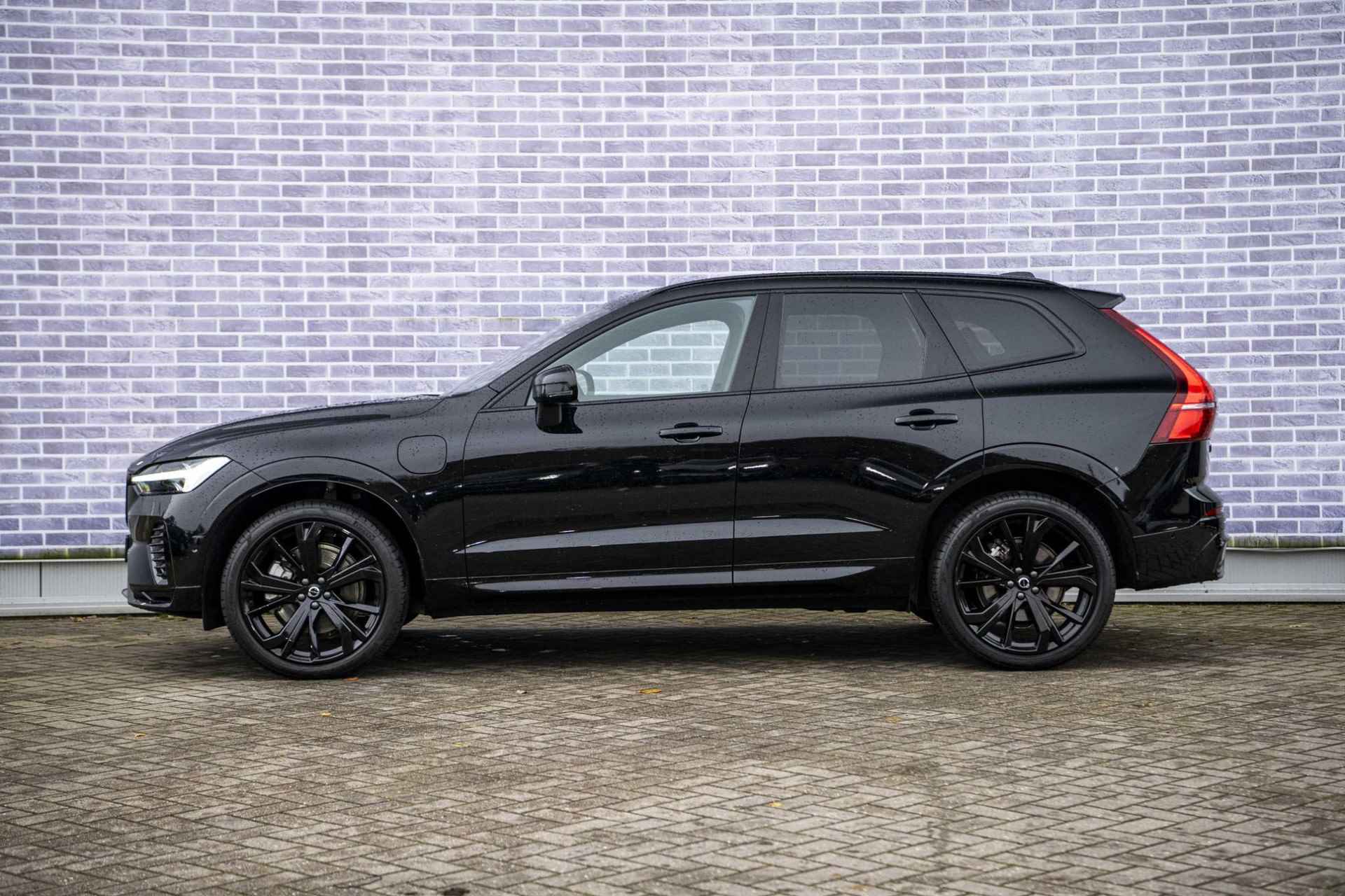 Volvo XC60 2.0 T6 Plug-in hybrid AWD Plus Black Edition | 360 Camera | Sportstoelen | Getint glas | Adapt Cruise | BLIS | - 6/40