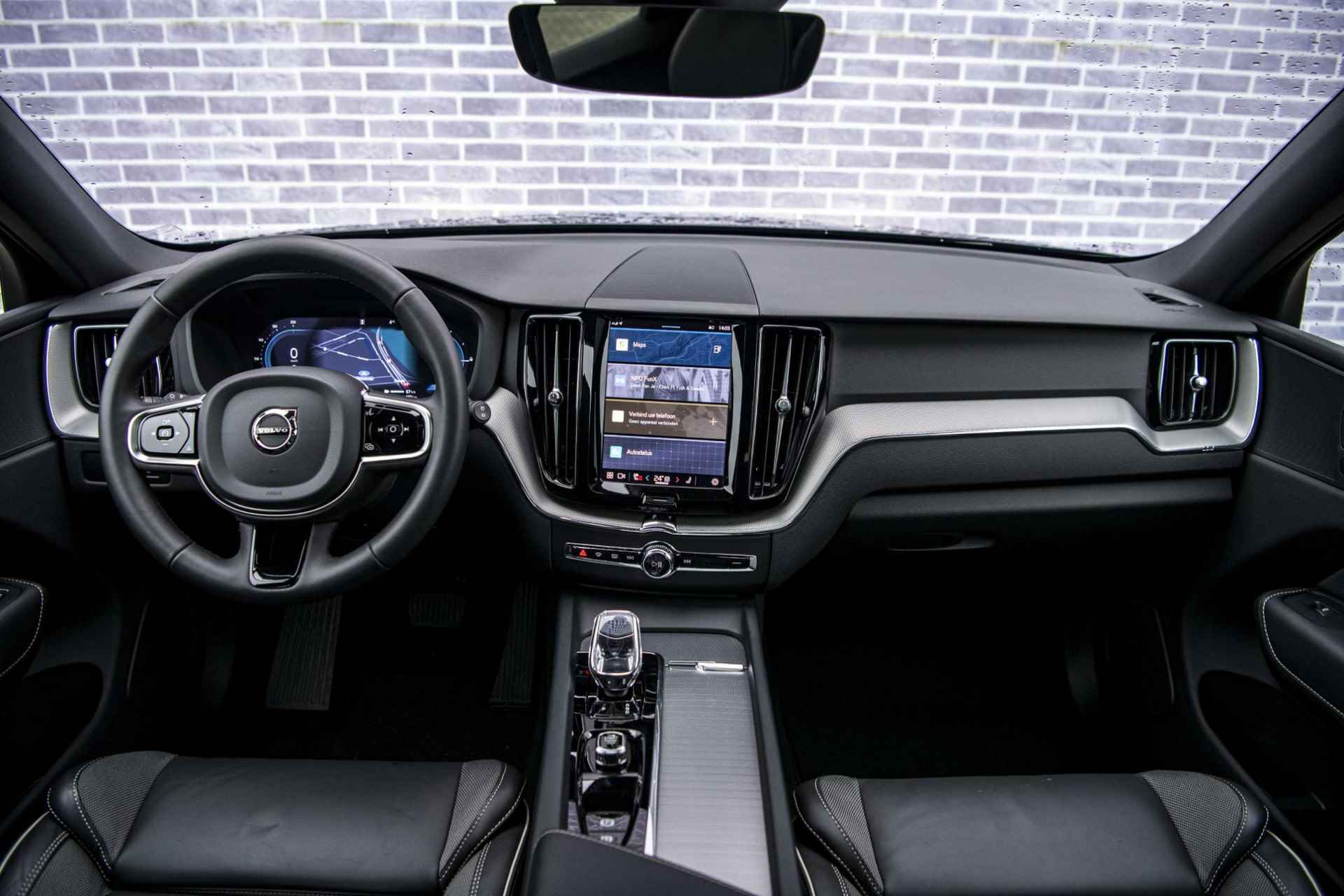 Volvo XC60 2.0 T6 Plug-in hybrid AWD Plus Black Edition | 360 Camera | Sportstoelen | Getint glas | Adapt Cruise | BLIS | - 7/40