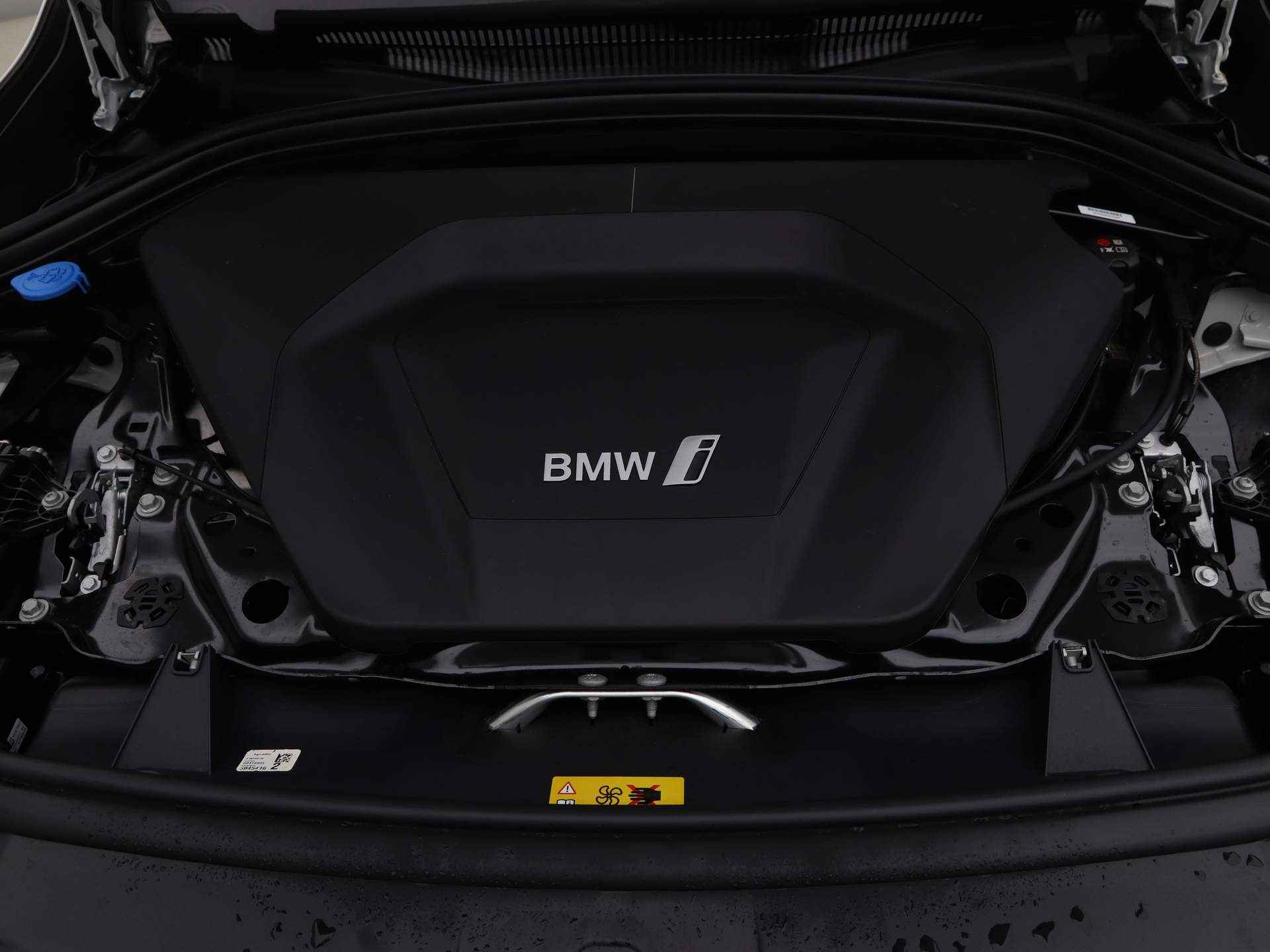 BMW iX1 eDrive20 M Sport 67 kWh - 4/24