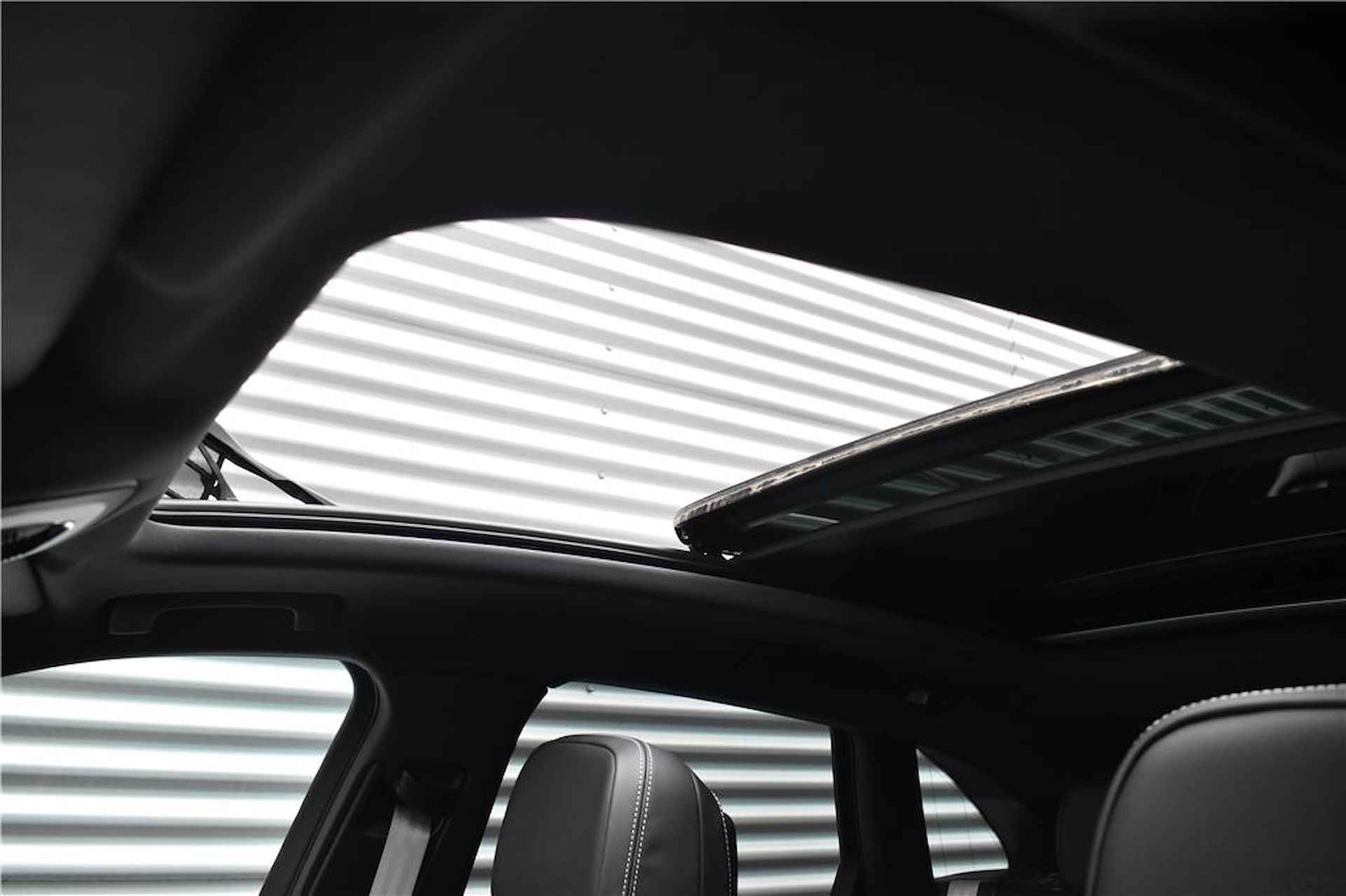 Porsche Macan 2.0 266pk | Sportdesign | Panoramadak | Luchtvering | PDLS+ | Privacybeglazing | Sporteindpijpen | Stuur verwarmbaar (GT Sport / - 11/36