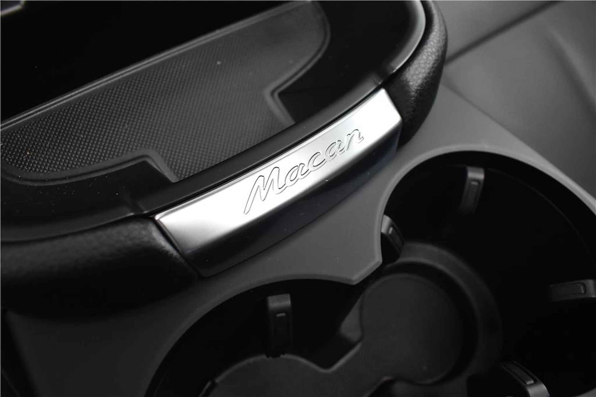Porsche Macan 2.0 266pk | Sportdesign | Panoramadak | Luchtvering | PDLS+ | Privacybeglazing | Sporteindpijpen | Stuur verwarmbaar (GT Sport / - 25/36