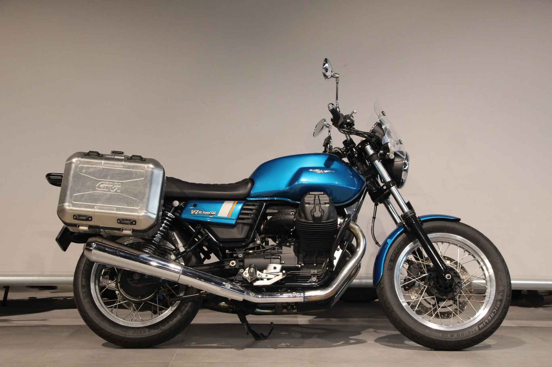 Moto Guzzi V 7 III SPECIAL - 1/12