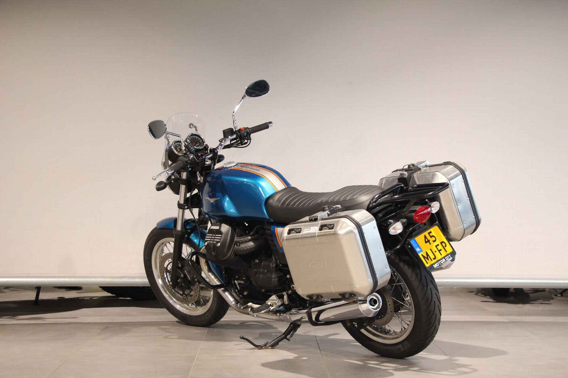 Moto Guzzi V 7 III SPECIAL - 6/12